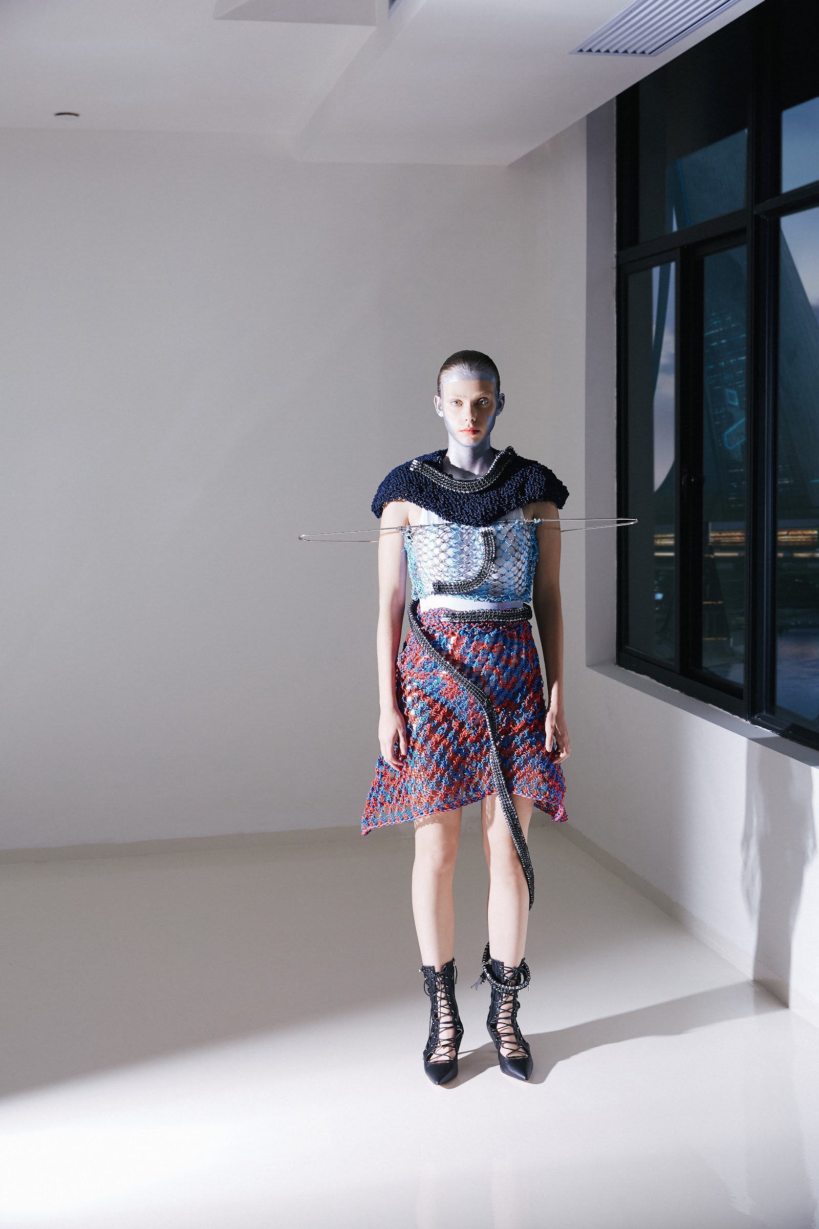 FLOATING UTOPIA — Look 6
