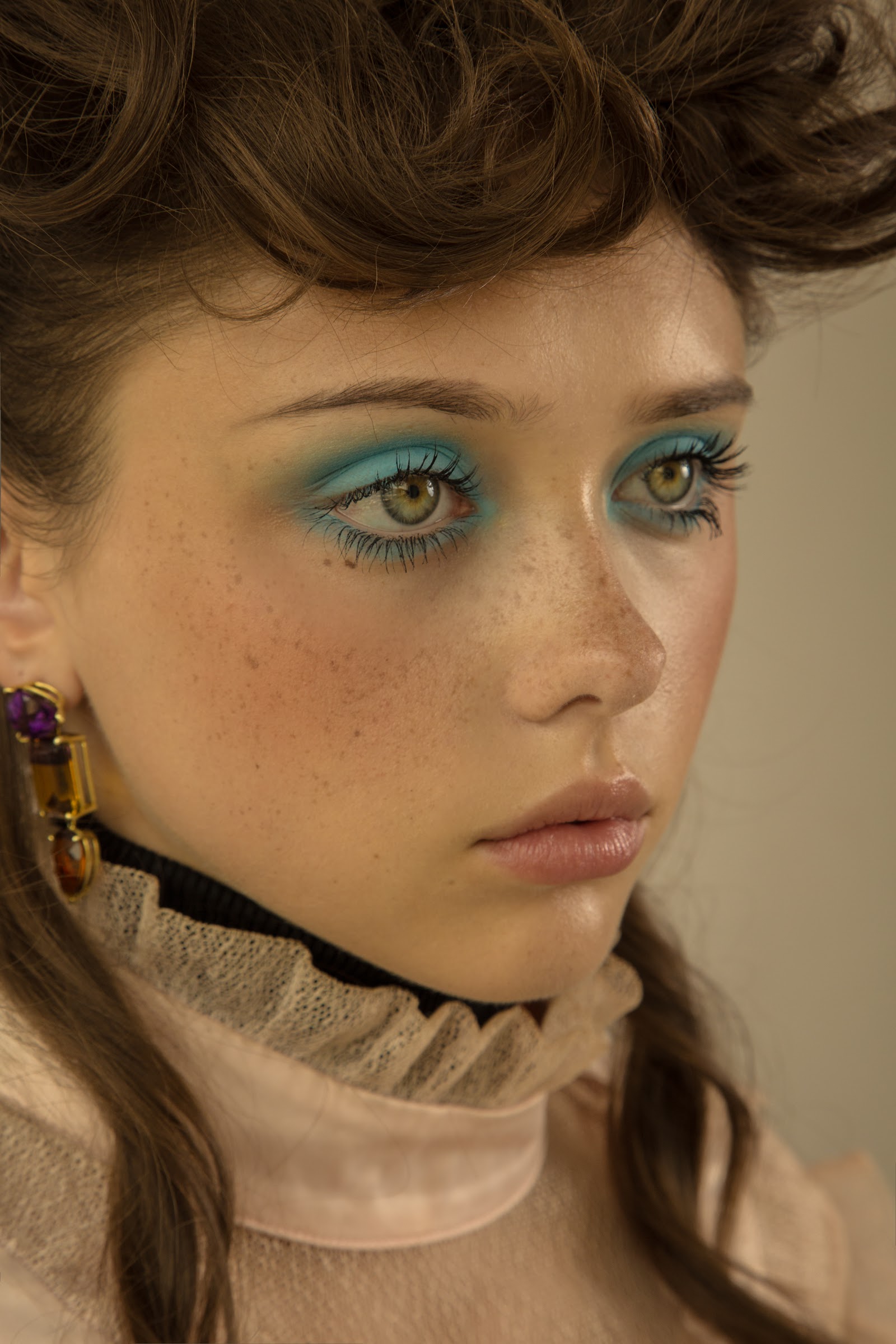 THE DOLLS — Look 2
