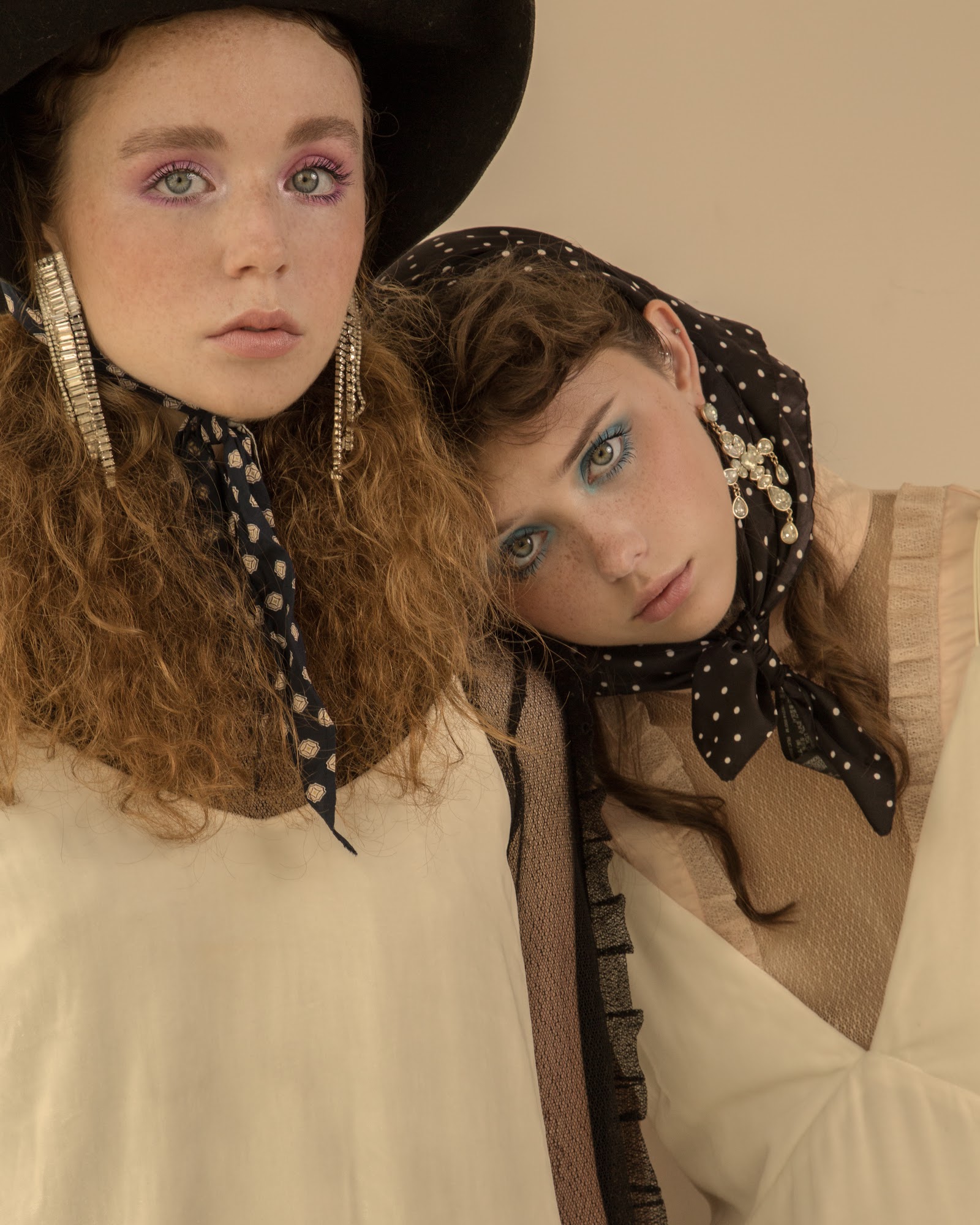 THE DOLLS — Look 7