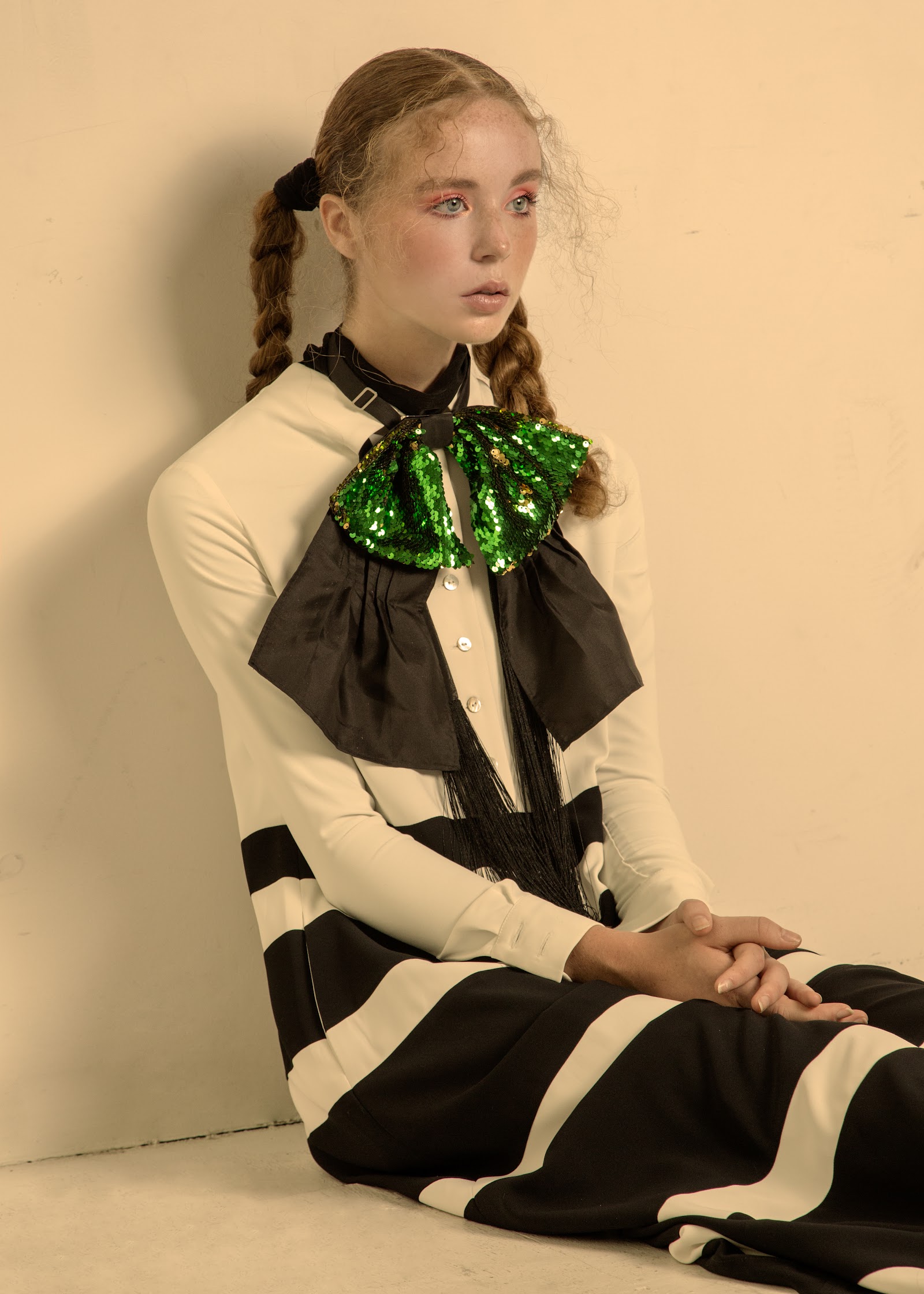 THE DOLLS — Look 14