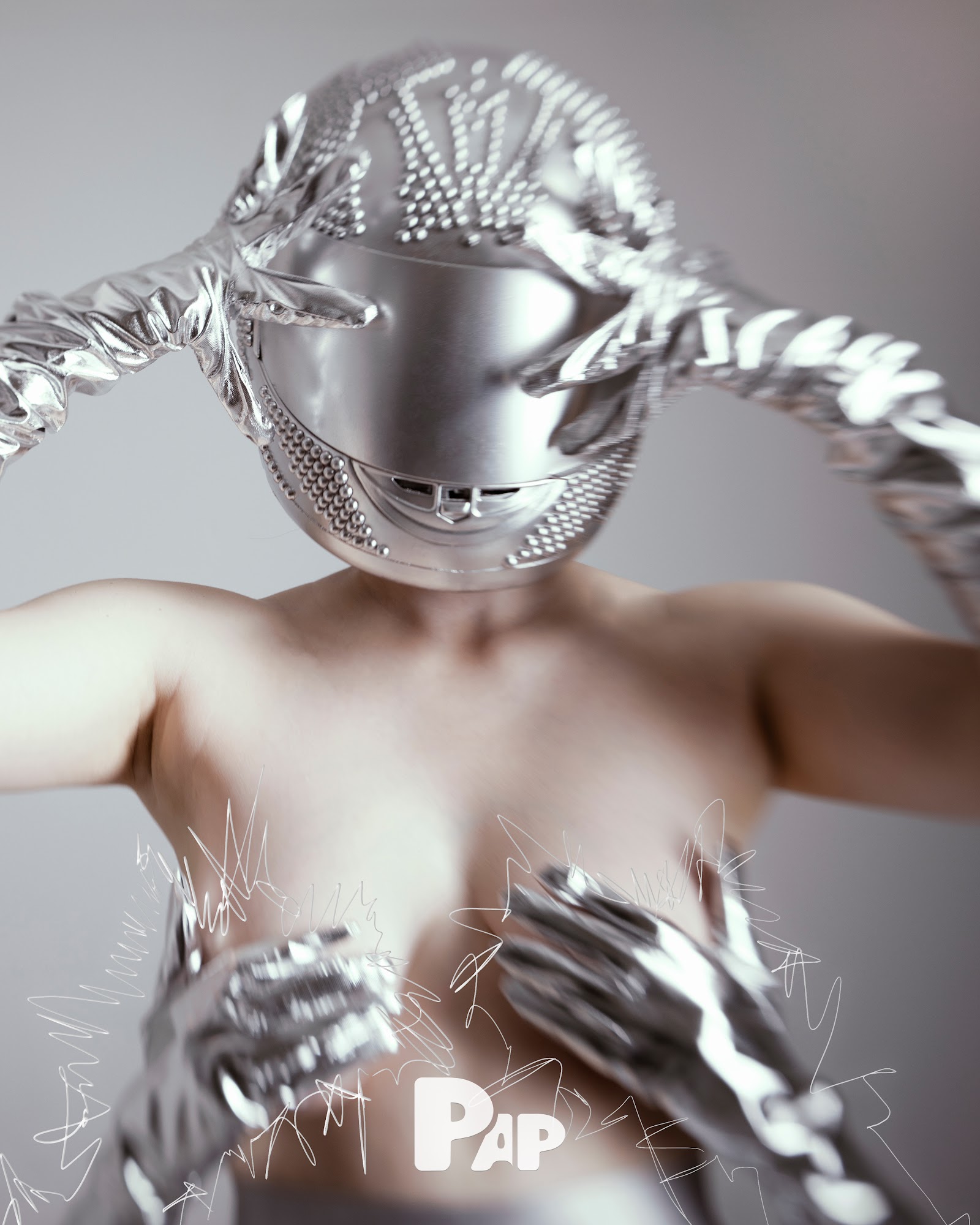 ARCHETYPES — Look 9