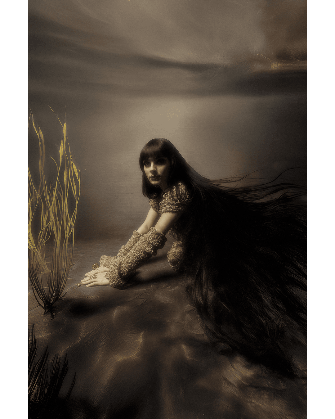 The tides whisper your name — Look 10