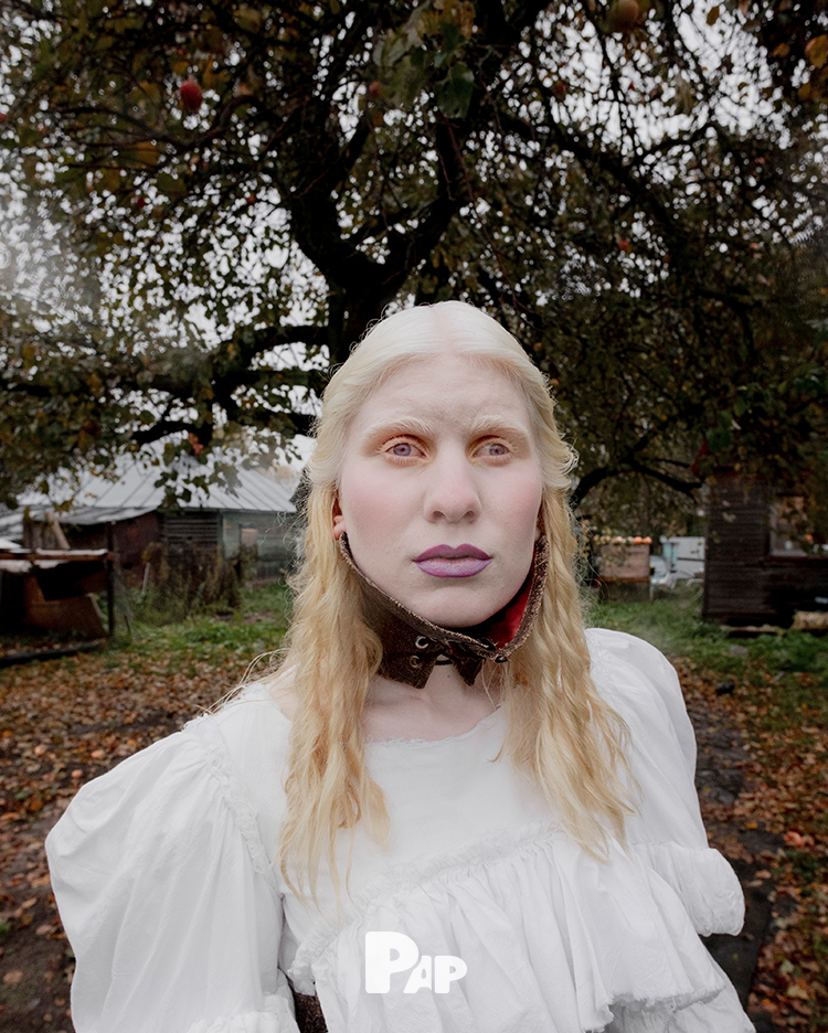 OCTOBER TALE — Look 5