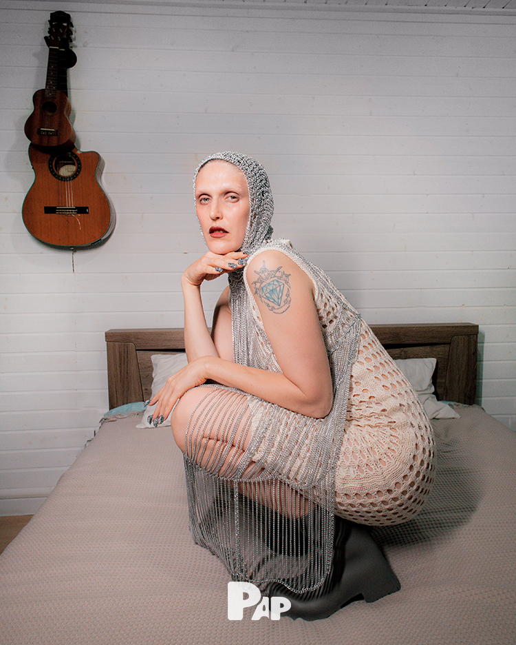 OCTOBER TALE — Look 7