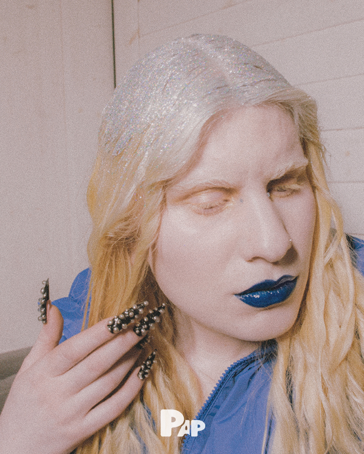 OCTOBER TALE — Look 11