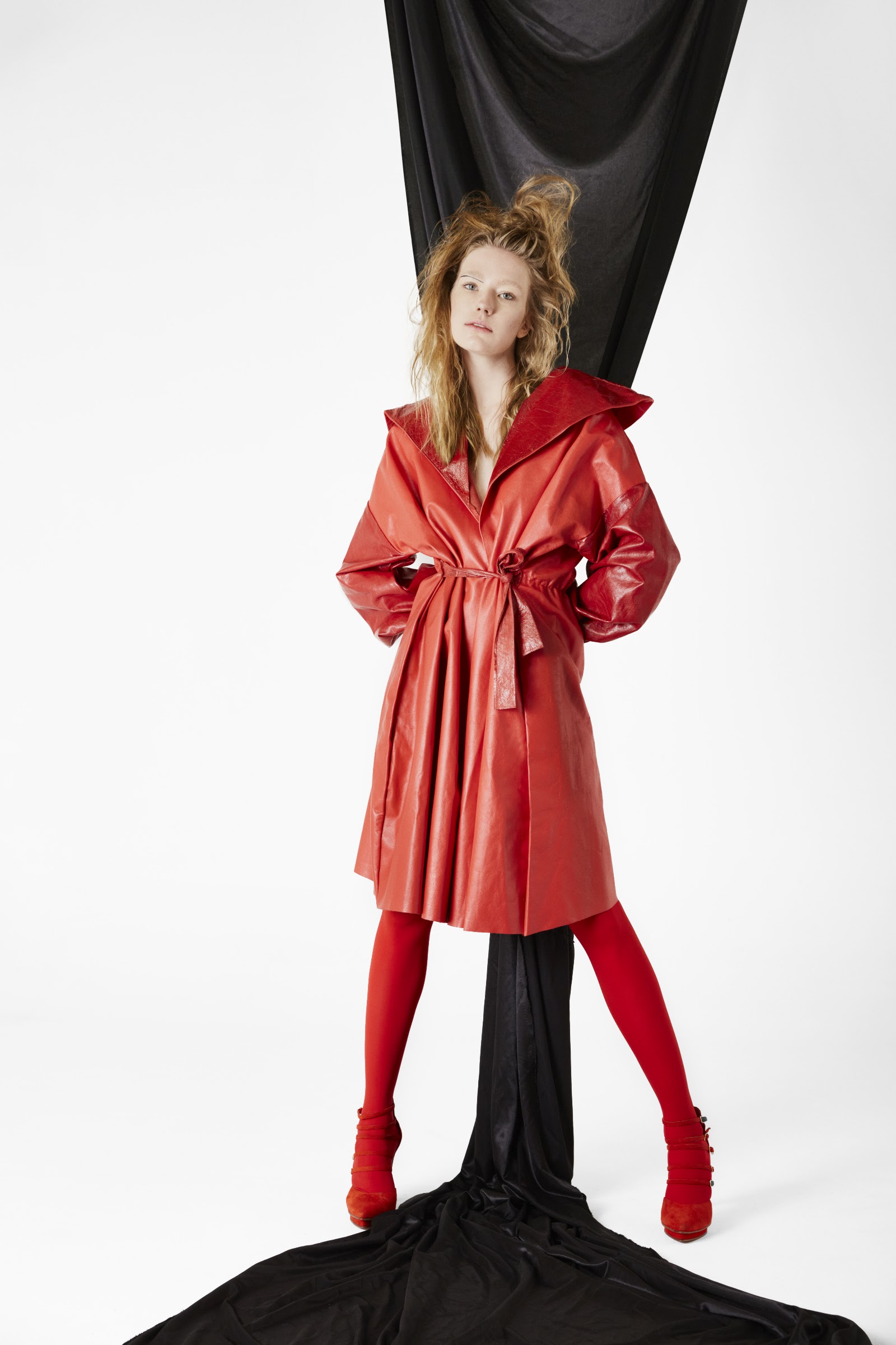 WOMEN IN FRONT OF THE SUN — Look 8