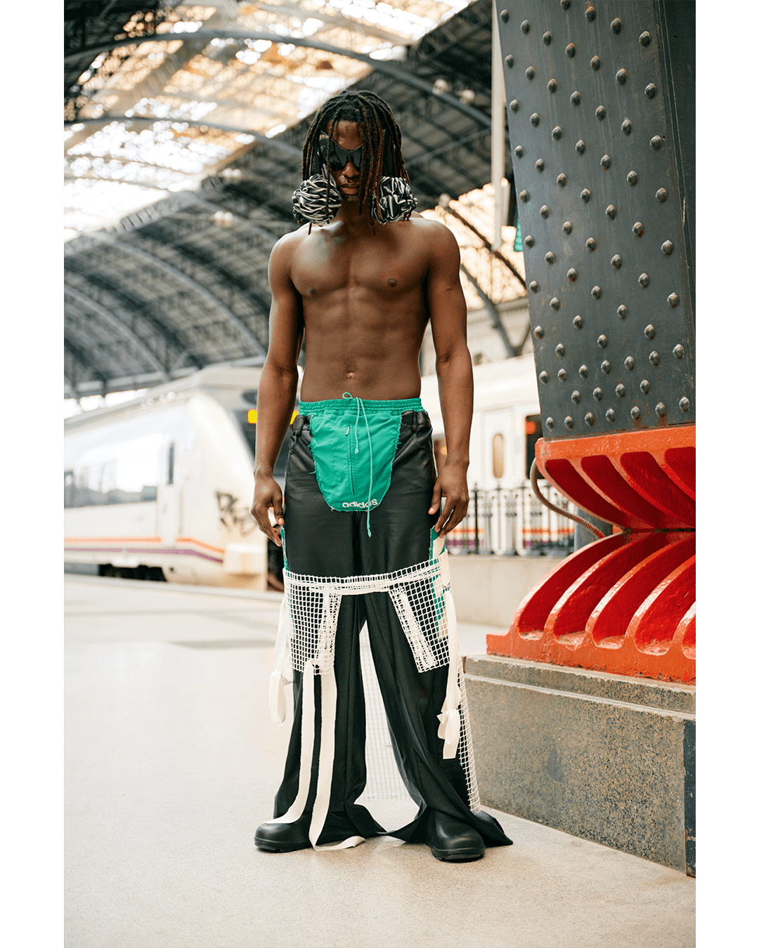 No time to shower — Look 12