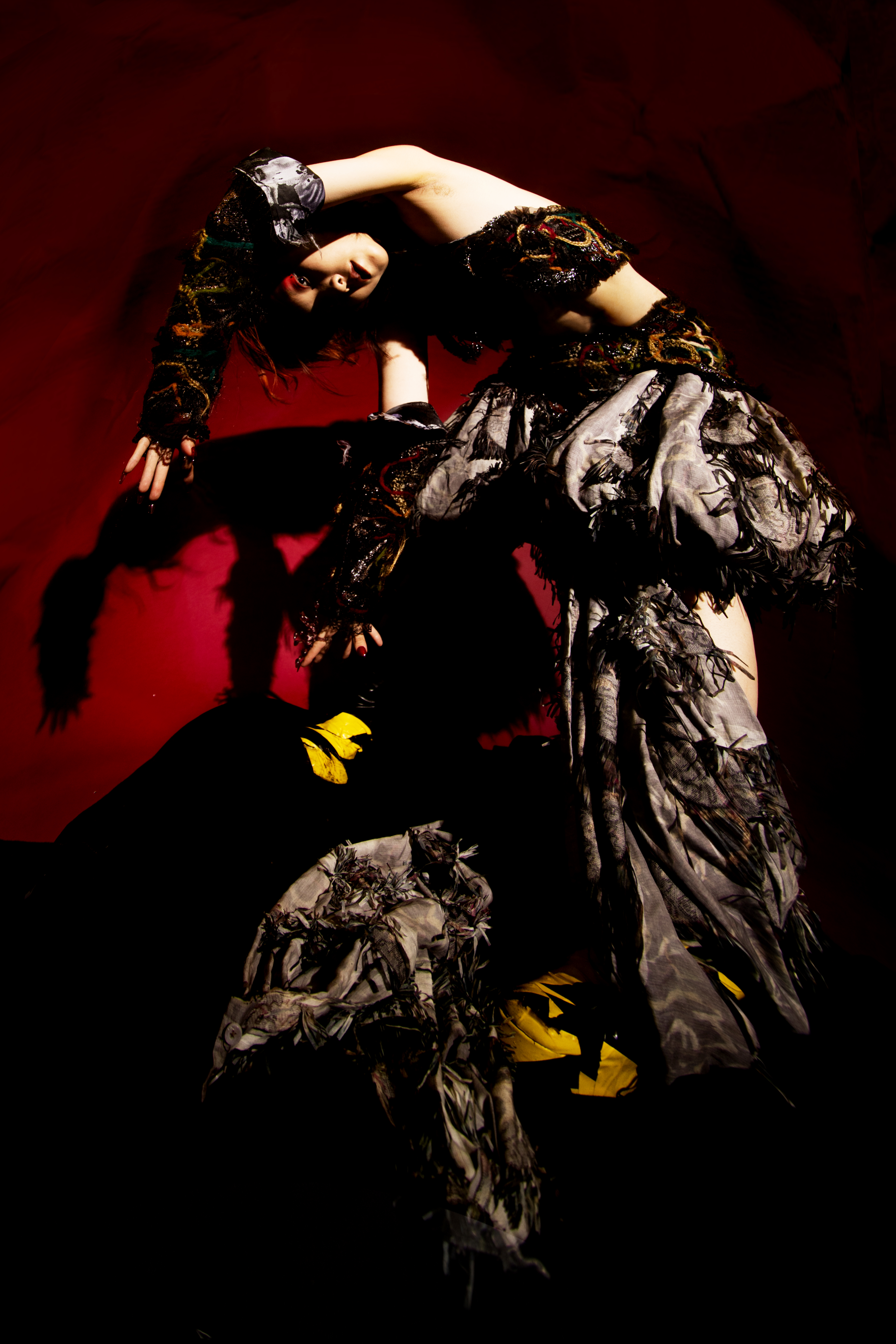 SHAPESHIFTING IN THE LIGHT OF DAY — Look 9