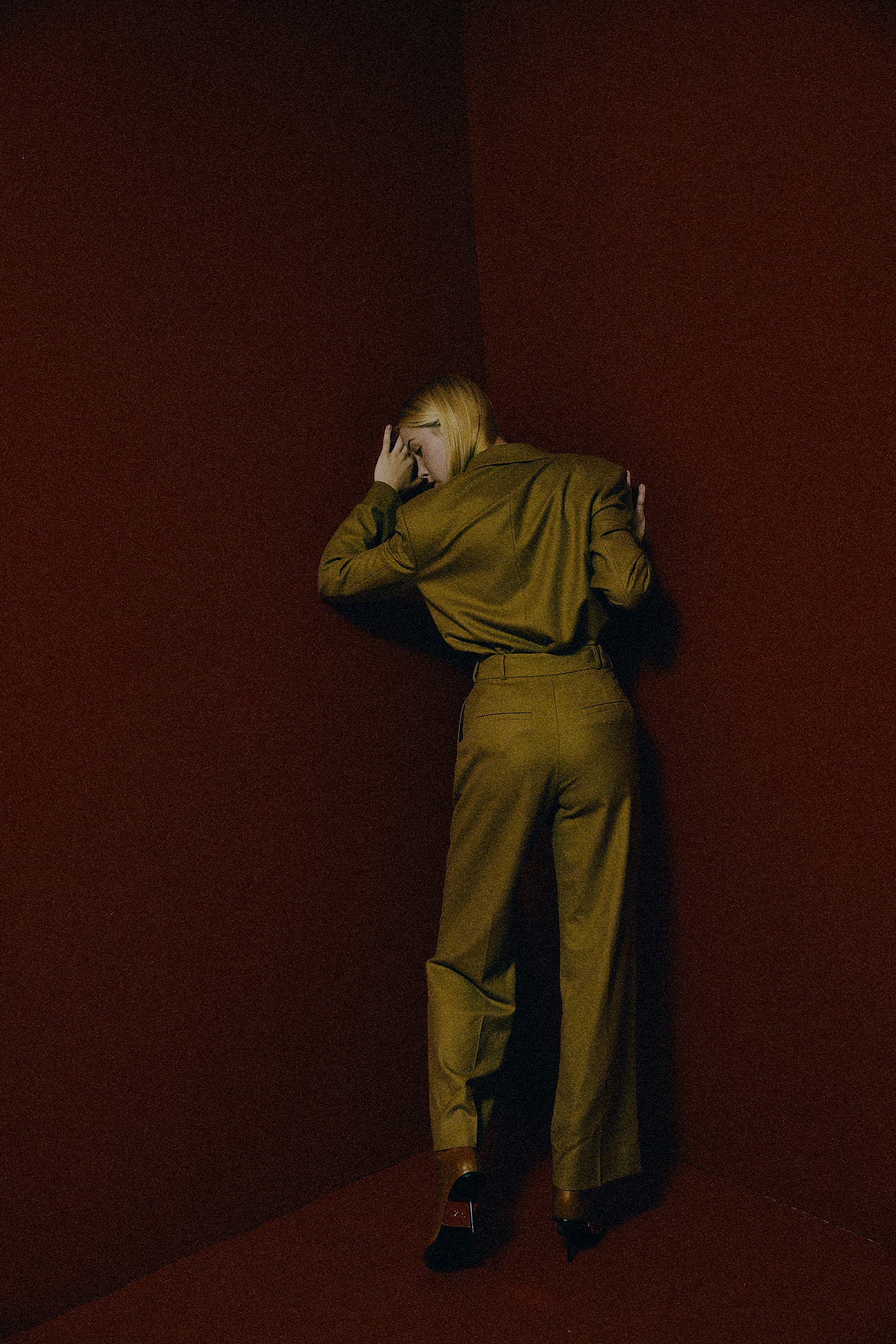 PARASITE — Look 9