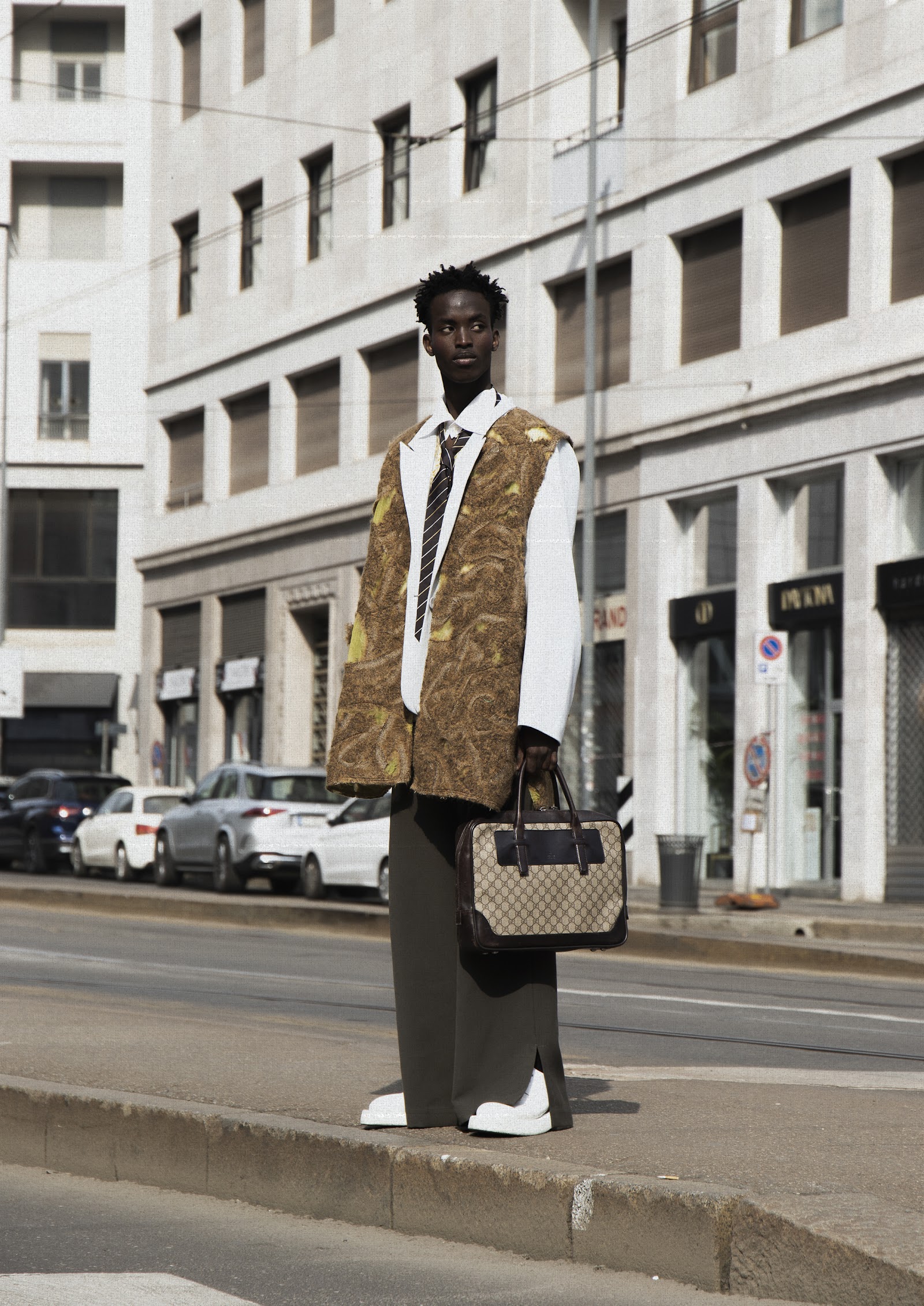 LUMIERE — Look 4