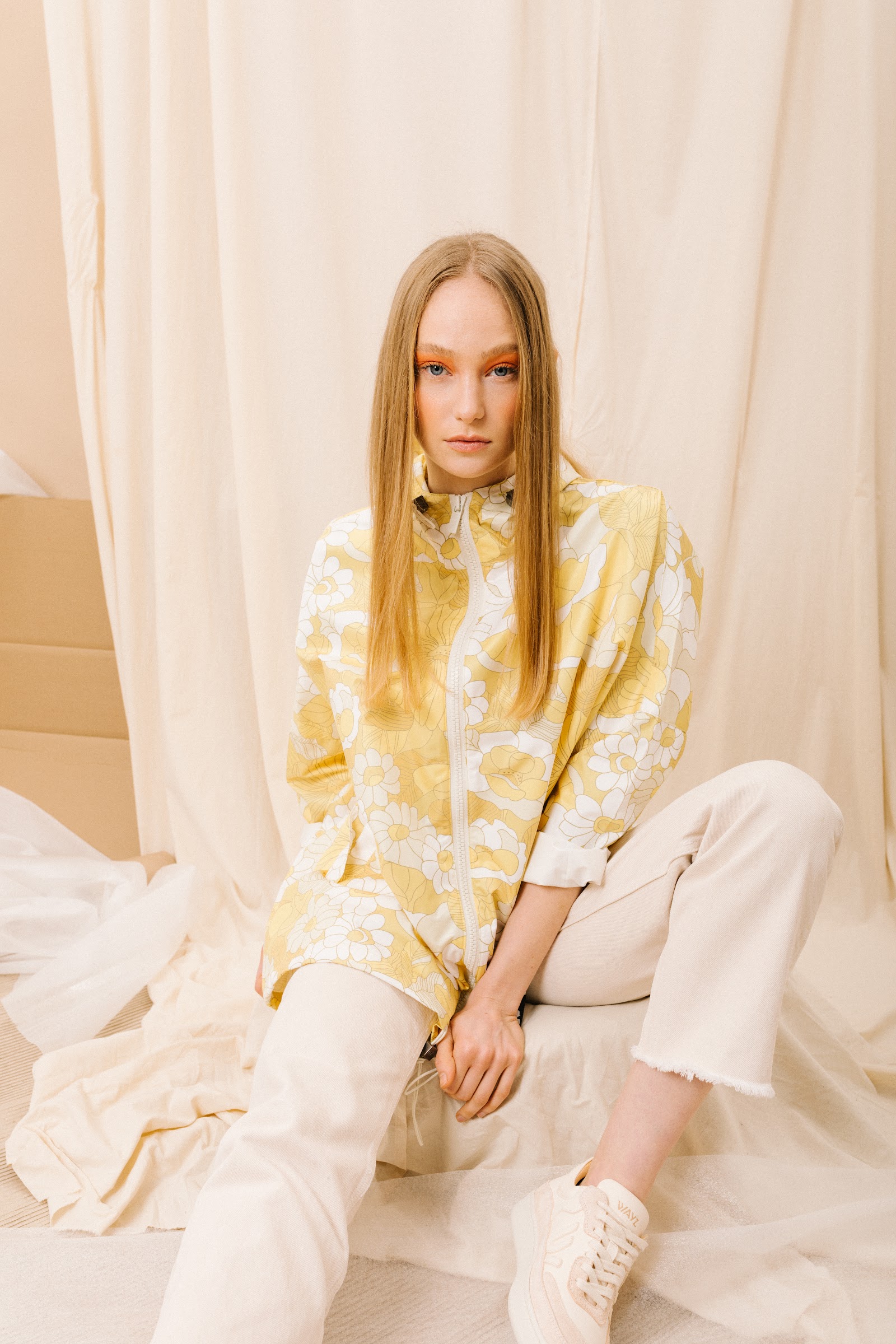 PAPER STORY — Look 7