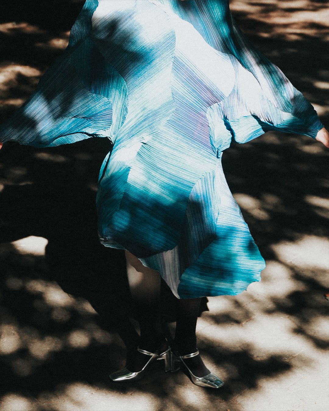 Linear Blue — Look 4