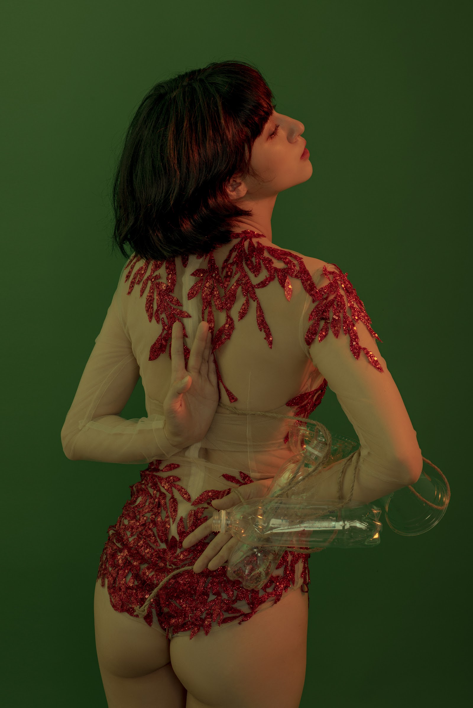 WE ACCEPTED LIVING WITH PLASTIC — Look 10