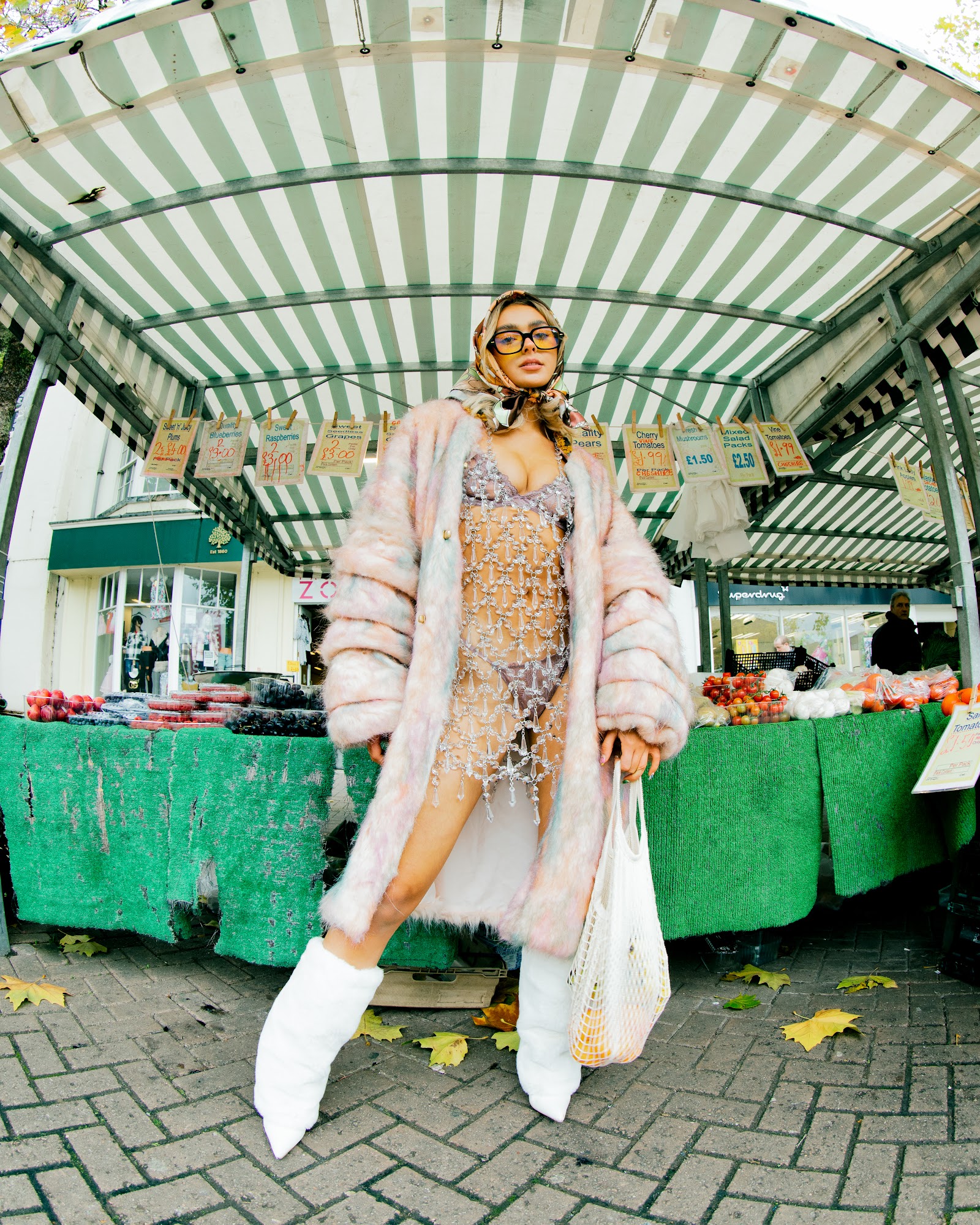 UP THE POTTERS — Look 3