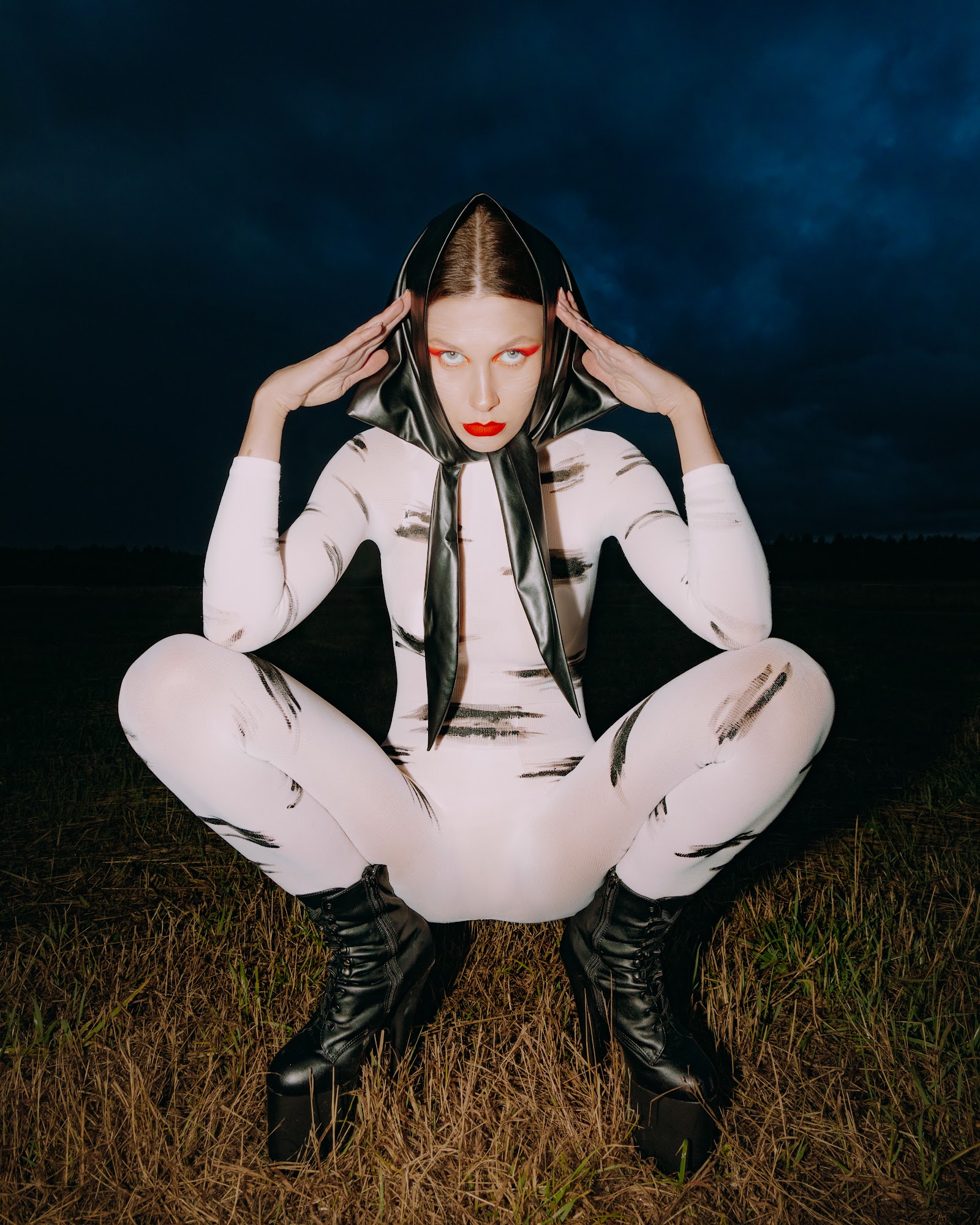 GUIDING STAR — Look 10