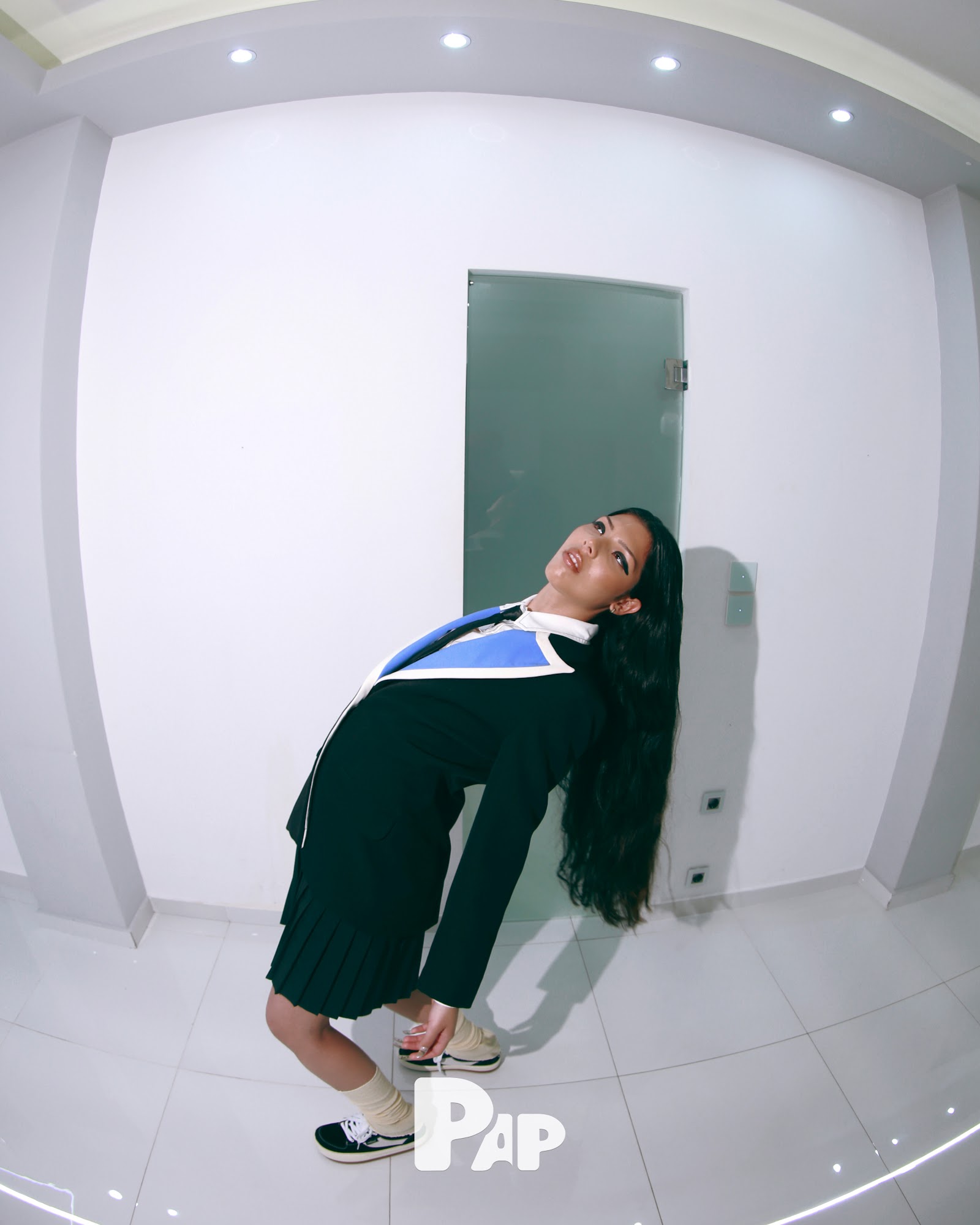 TIE ME UP — Look 5