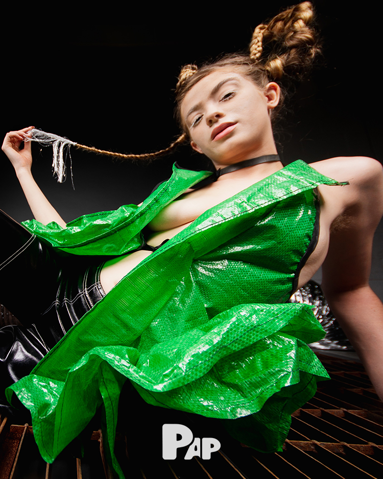 ALTERNATIVE FUTURES — Look 8