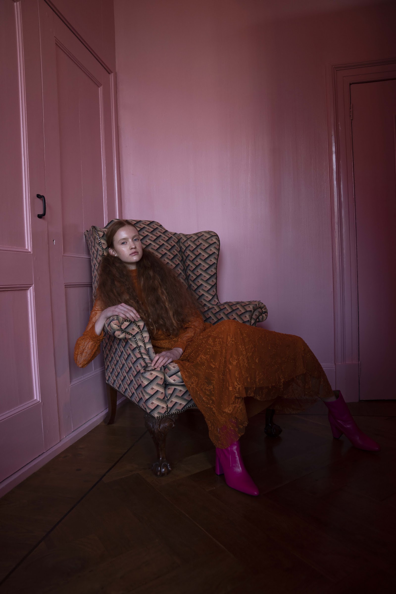 HER LOCKED FAIRY TALE — Look 3