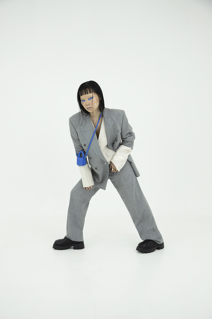 DIGITAL ESCAPE — Look 9