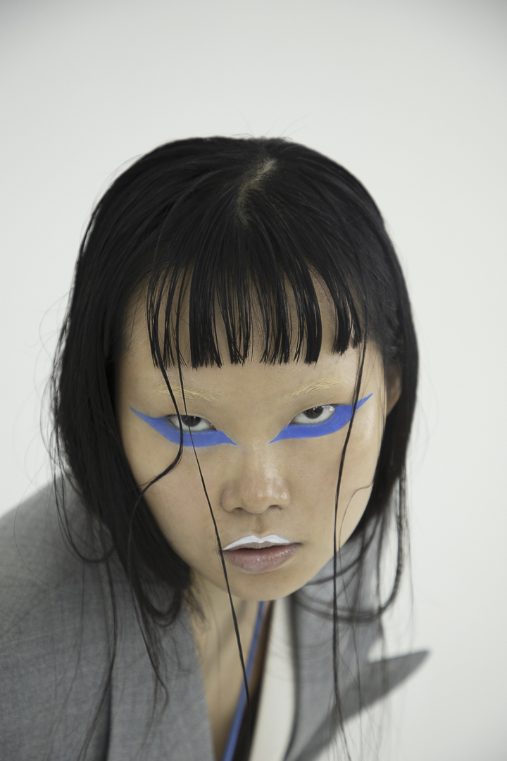 DIGITAL ESCAPE — Look 10