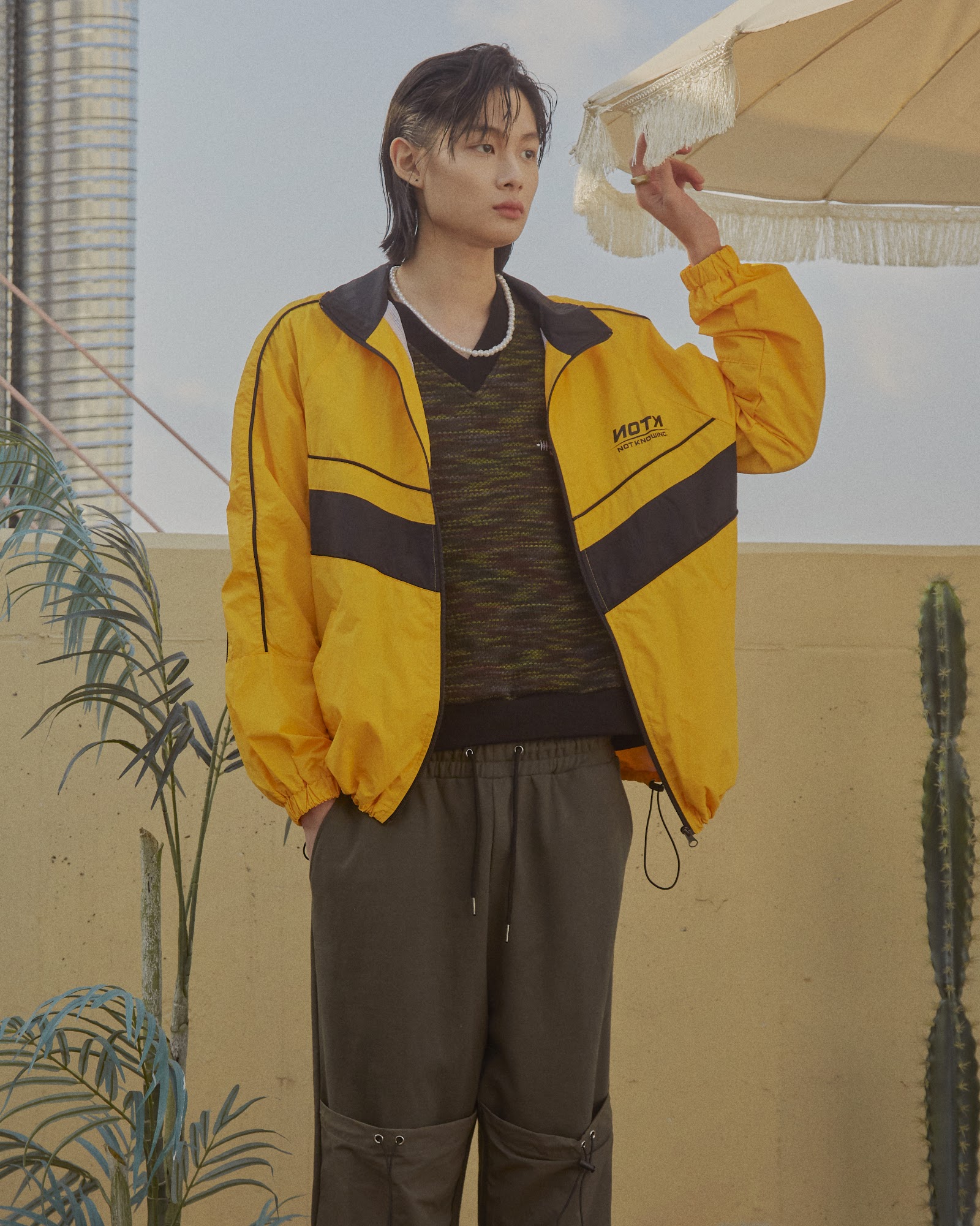COLD SUMMER — Look 6
