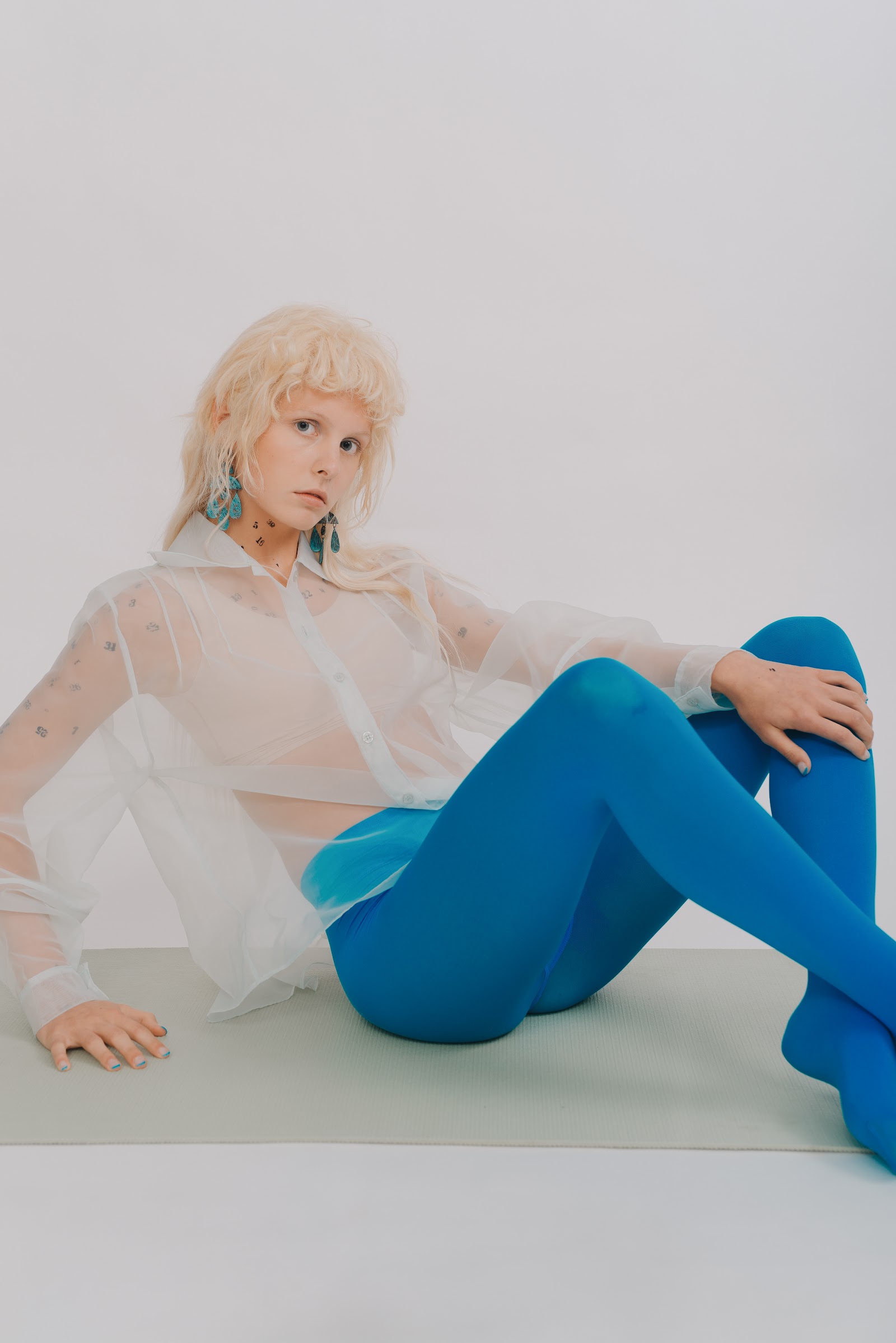 CONNECT THE DOTS — Look 7