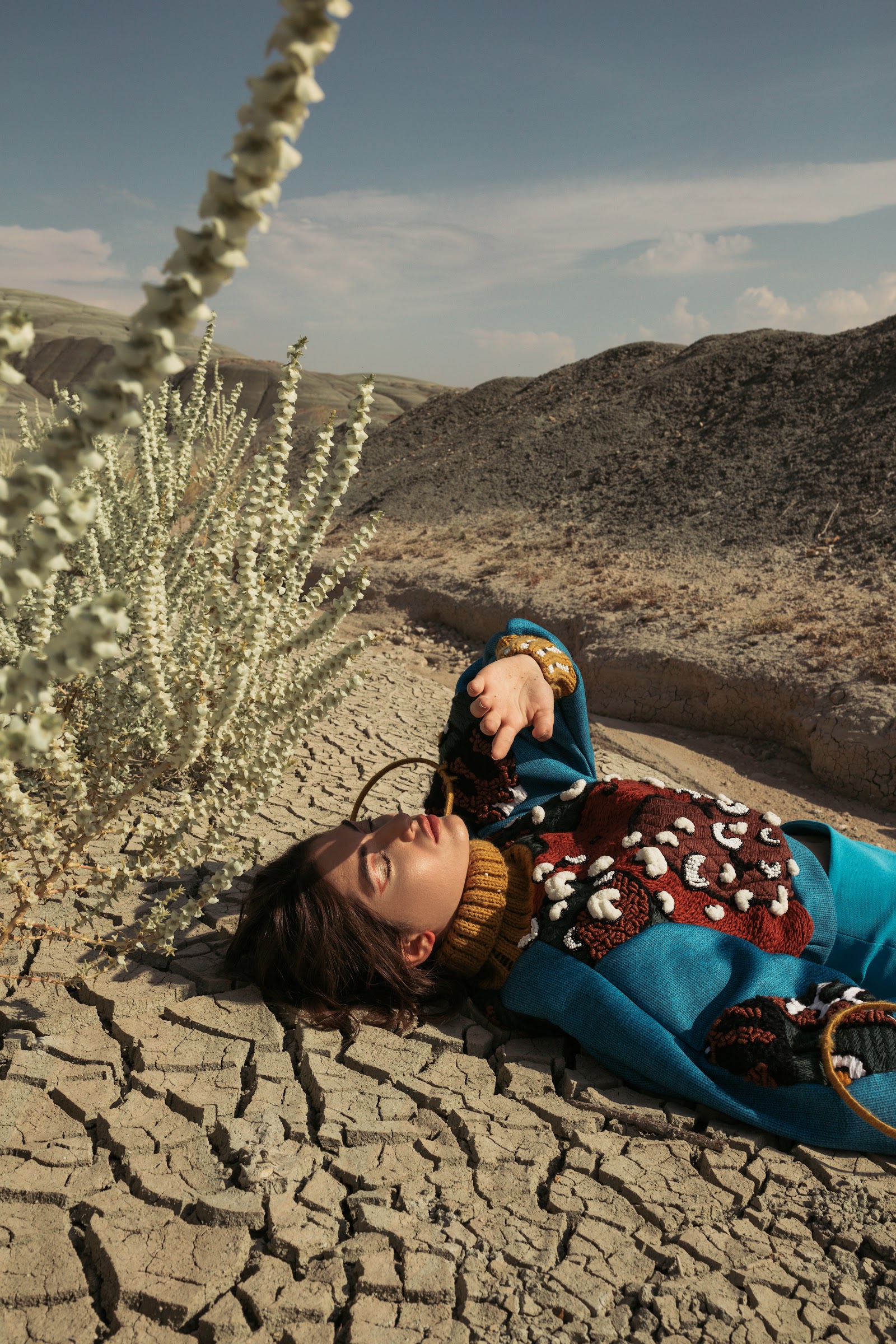 DESERT DREAMING — Look 1