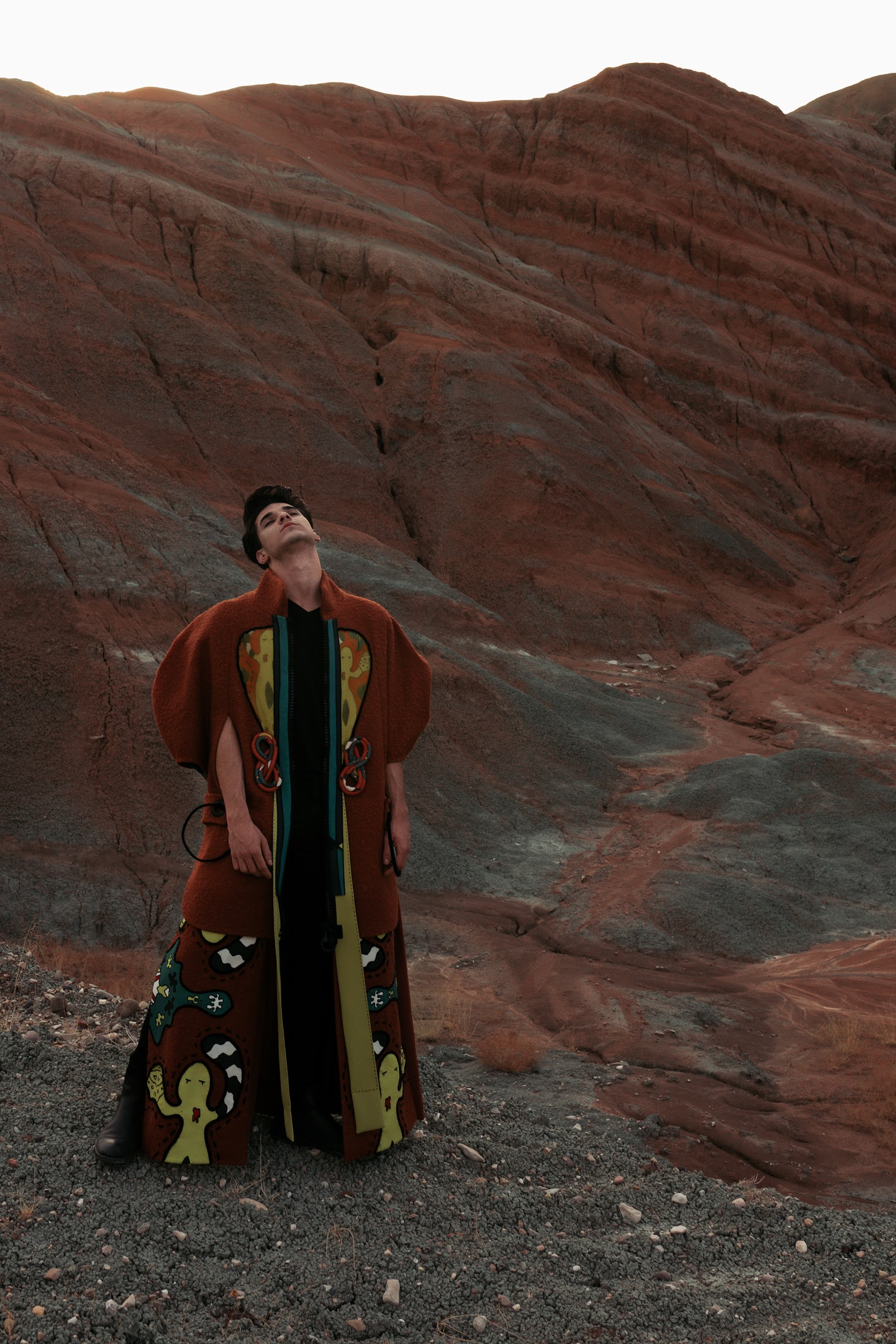 DESERT DREAMING — Look 3