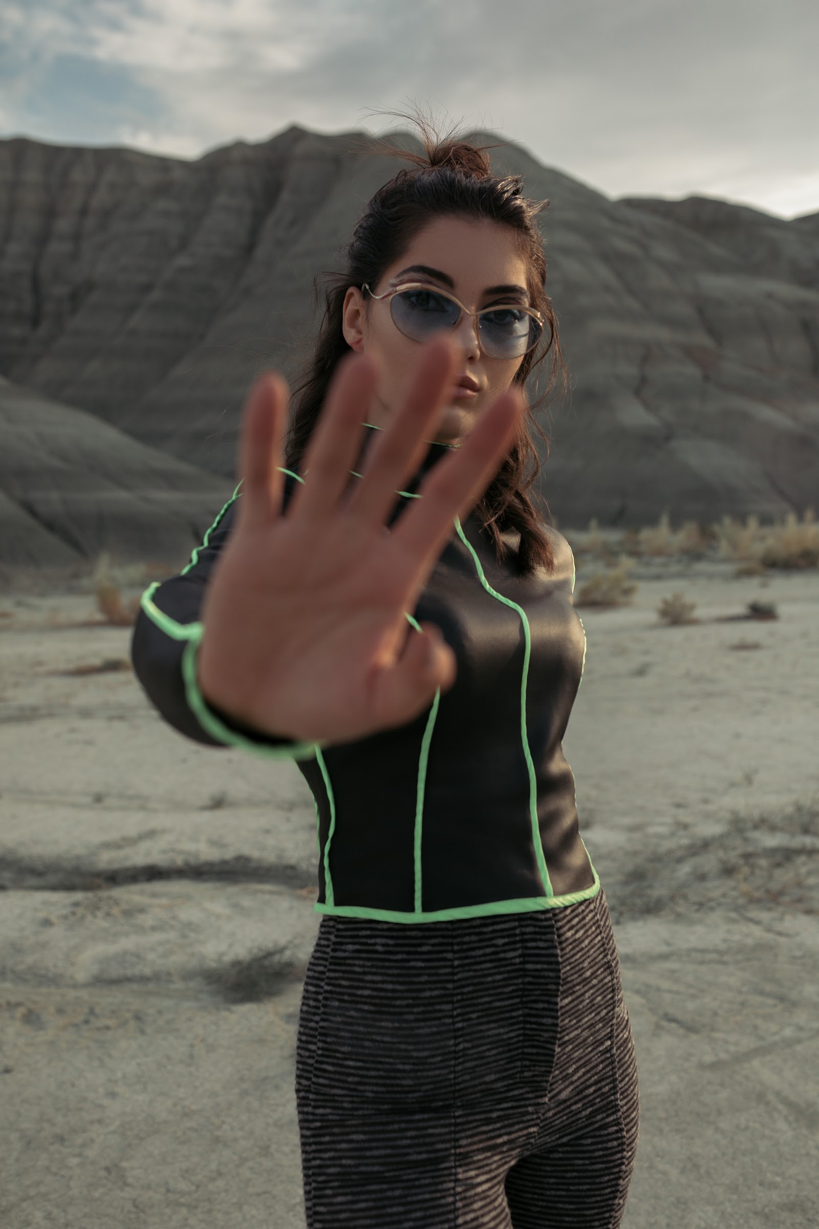 DESERT DREAMING — Look 6