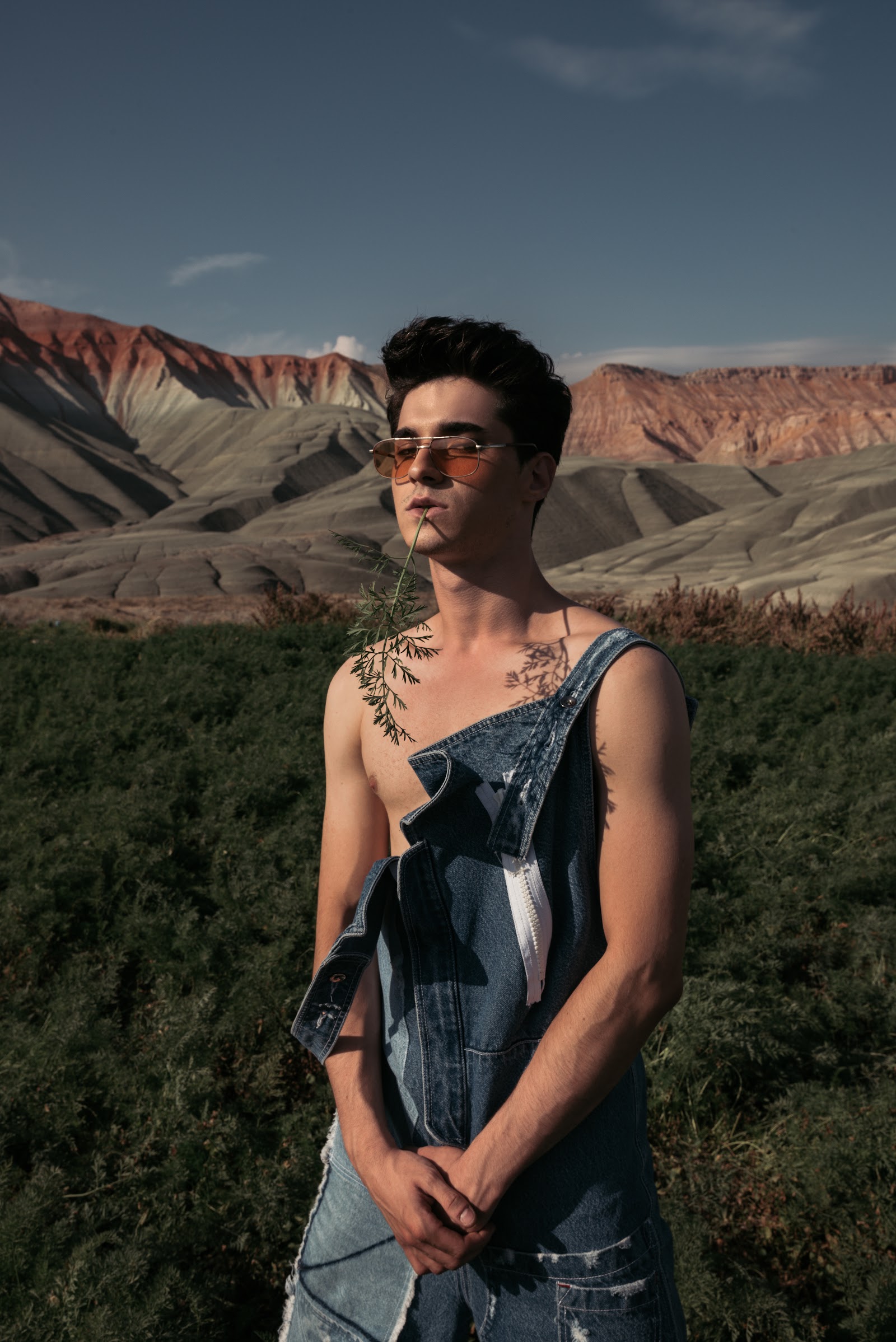 DESERT DREAMING — Look 10