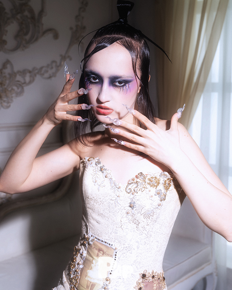 CORPSE BRIDE — Look 5