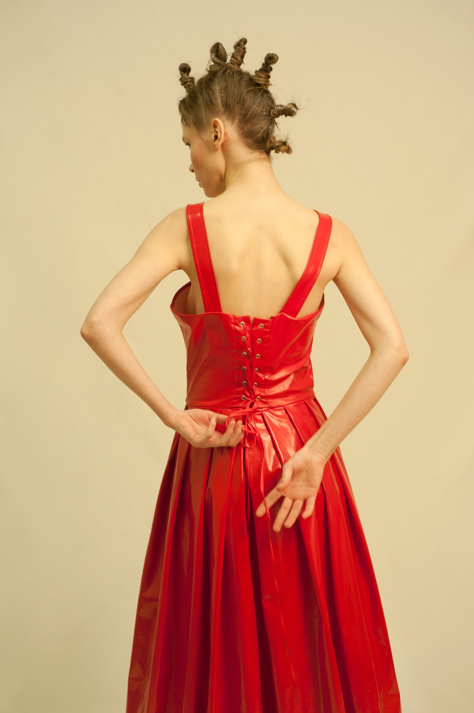 RED — Look 13