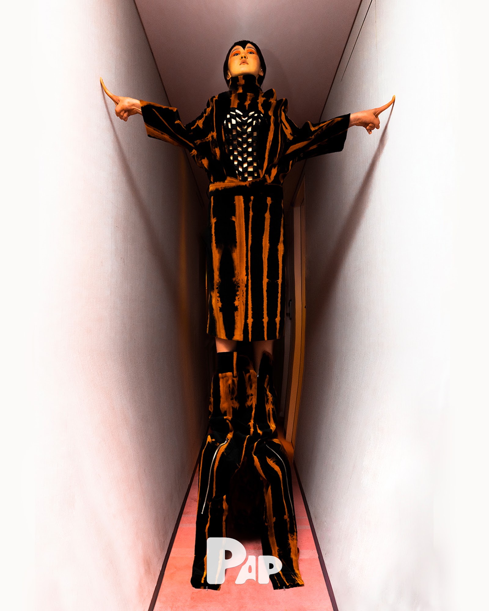 GRAND HOTEL PARADOX — Look 2