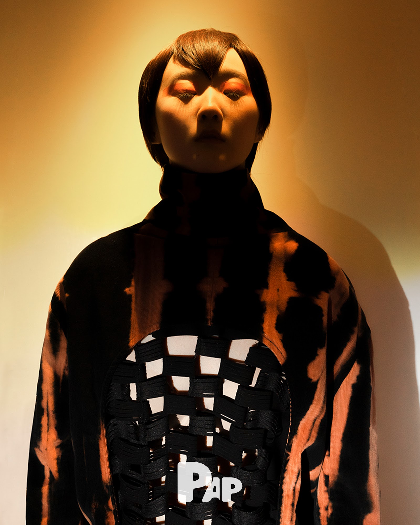 GRAND HOTEL PARADOX — Look 12