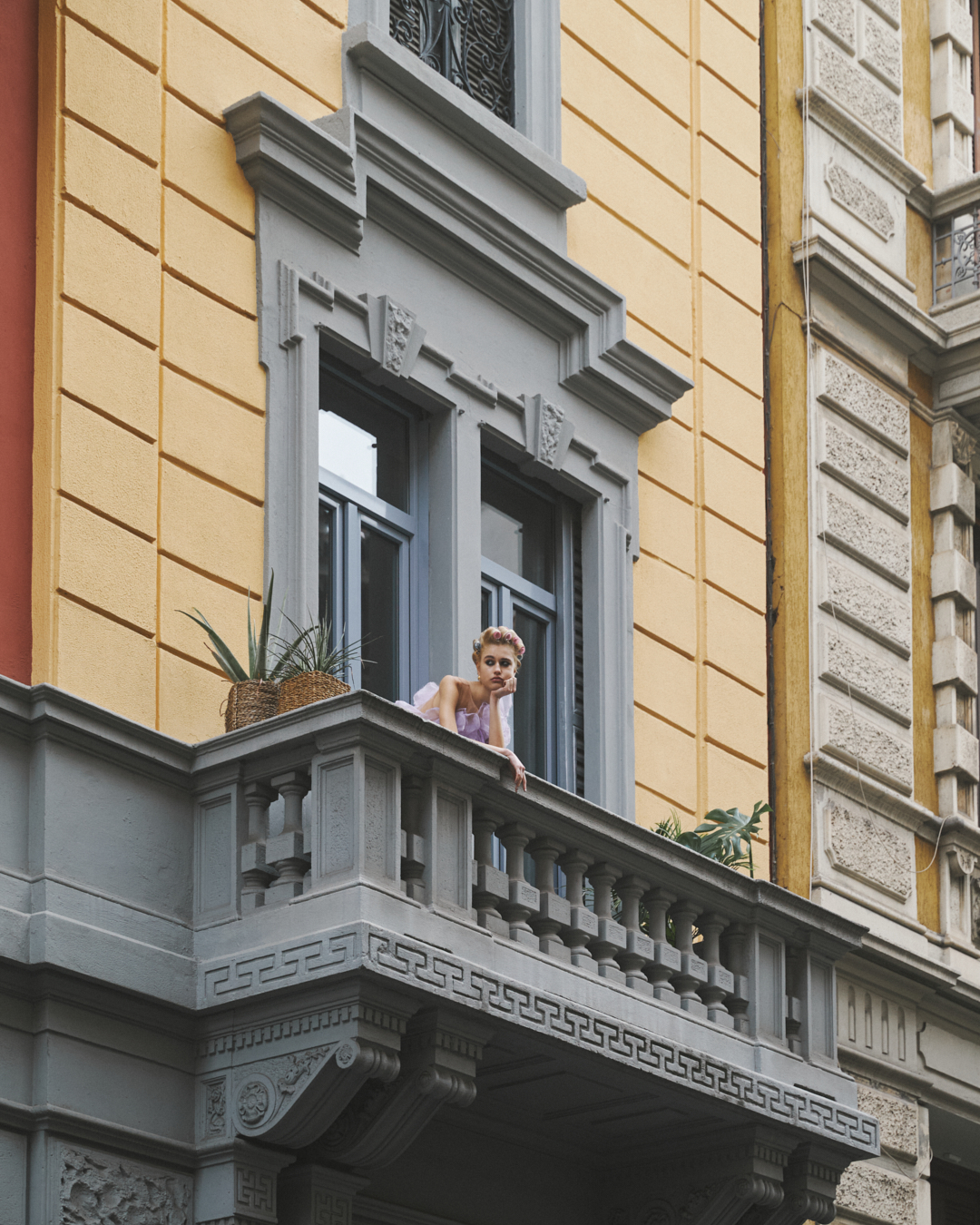 URBAN LONELINESS — Look 2