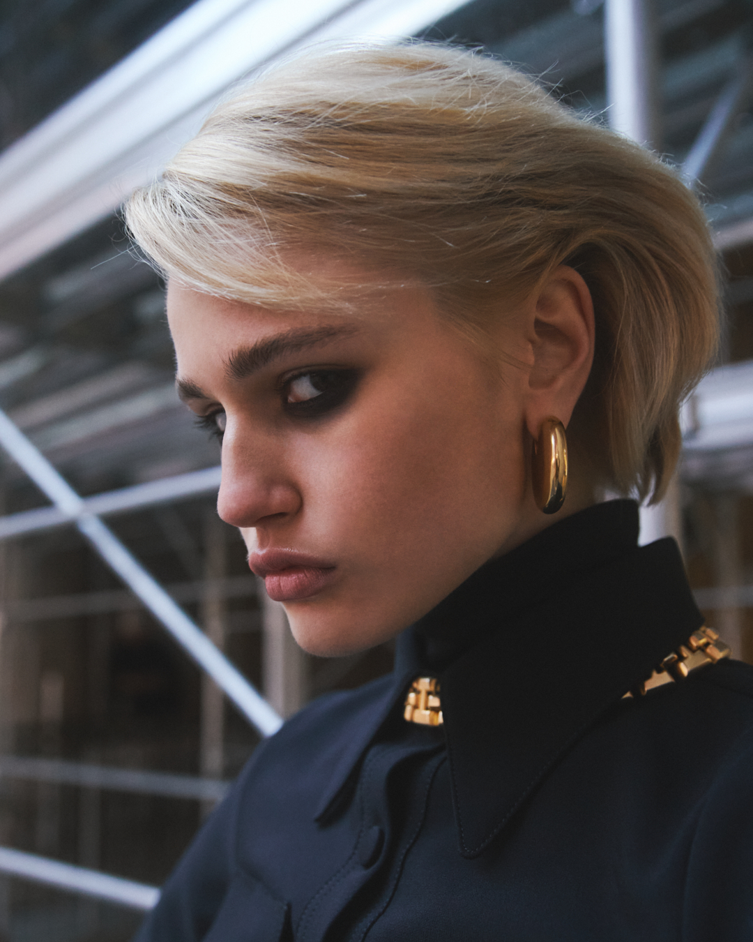 URBAN LONELINESS — Look 6