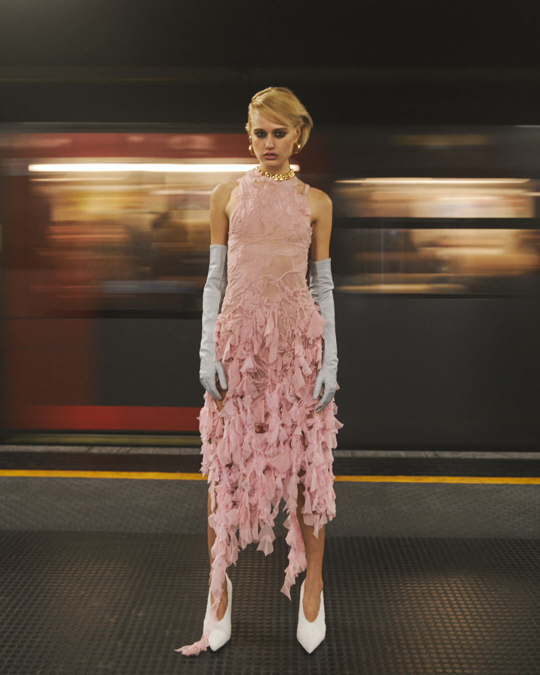 URBAN LONELINESS — Look 7
