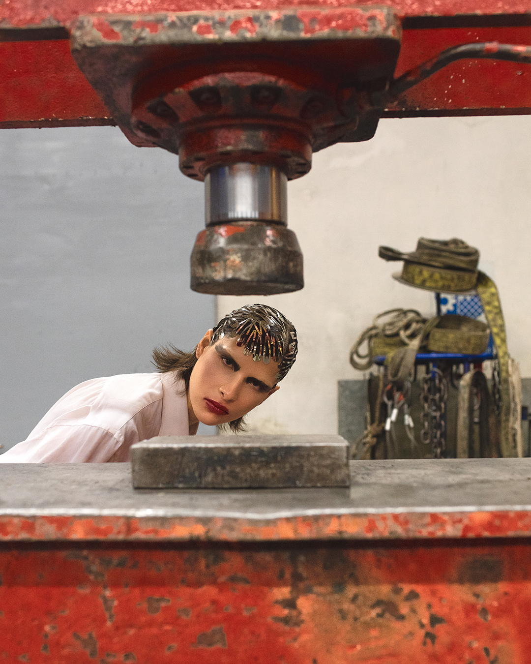 MACHINE WOMAN — Look 2