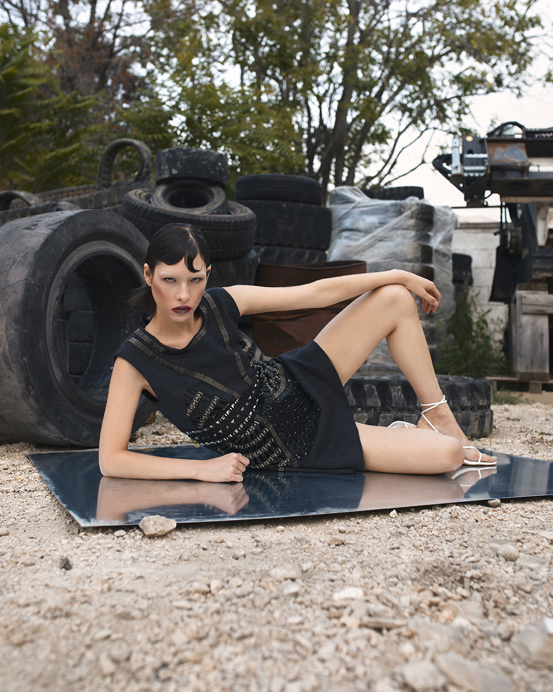 MACHINE WOMAN — Look 7