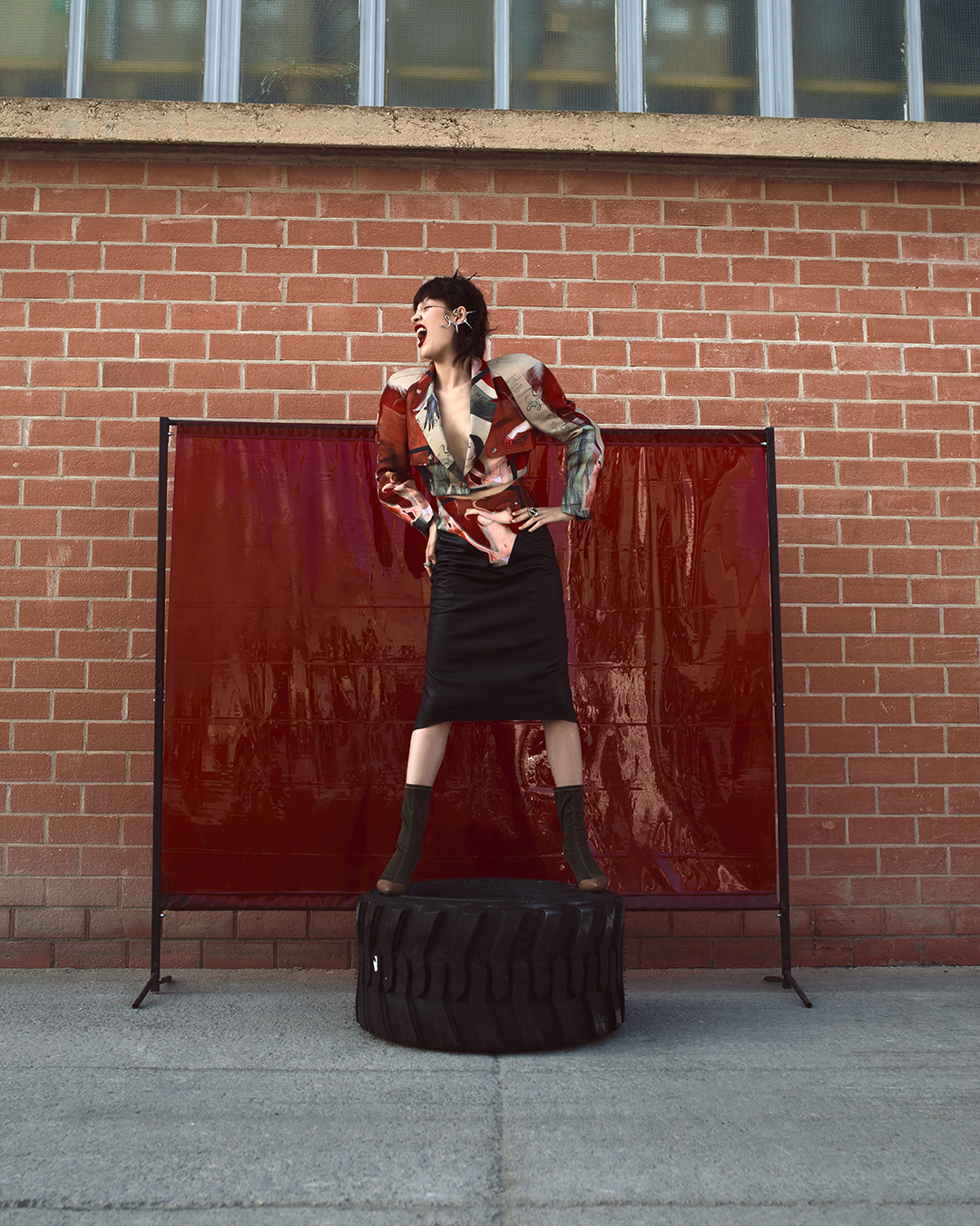 MACHINE WOMAN — Look 11
