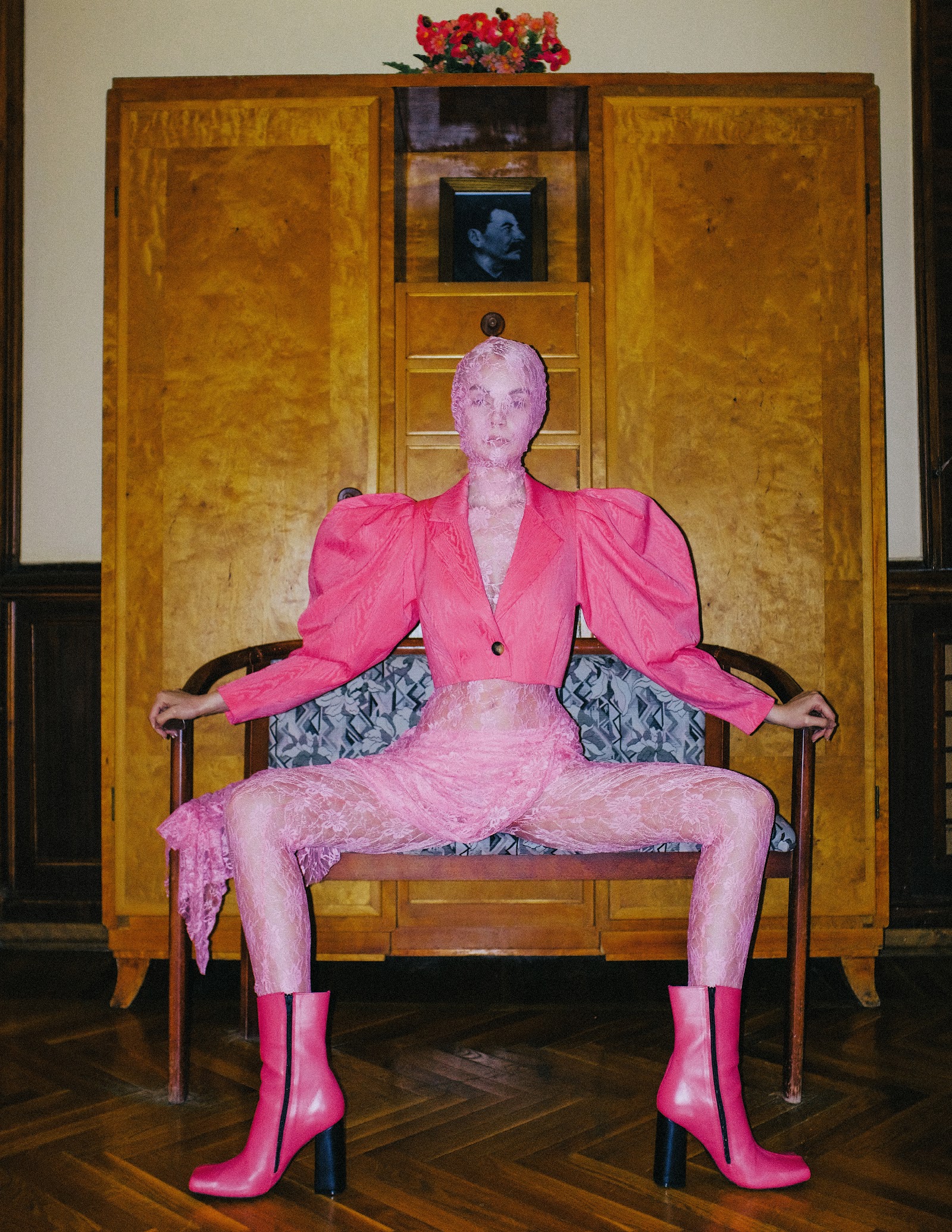 GHOST INSIDE — Look 2