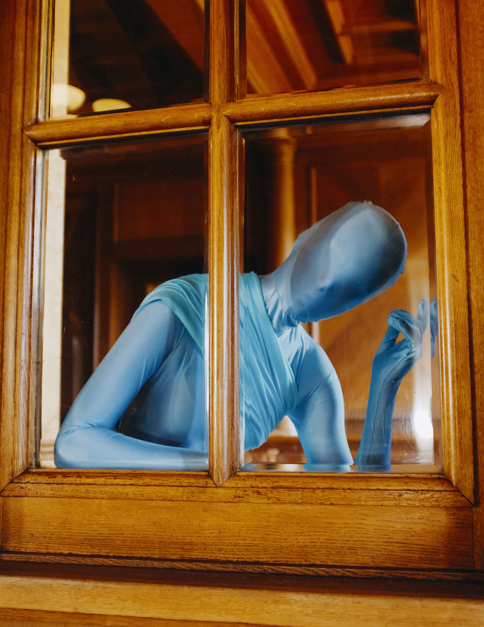 GHOST INSIDE — Look 6