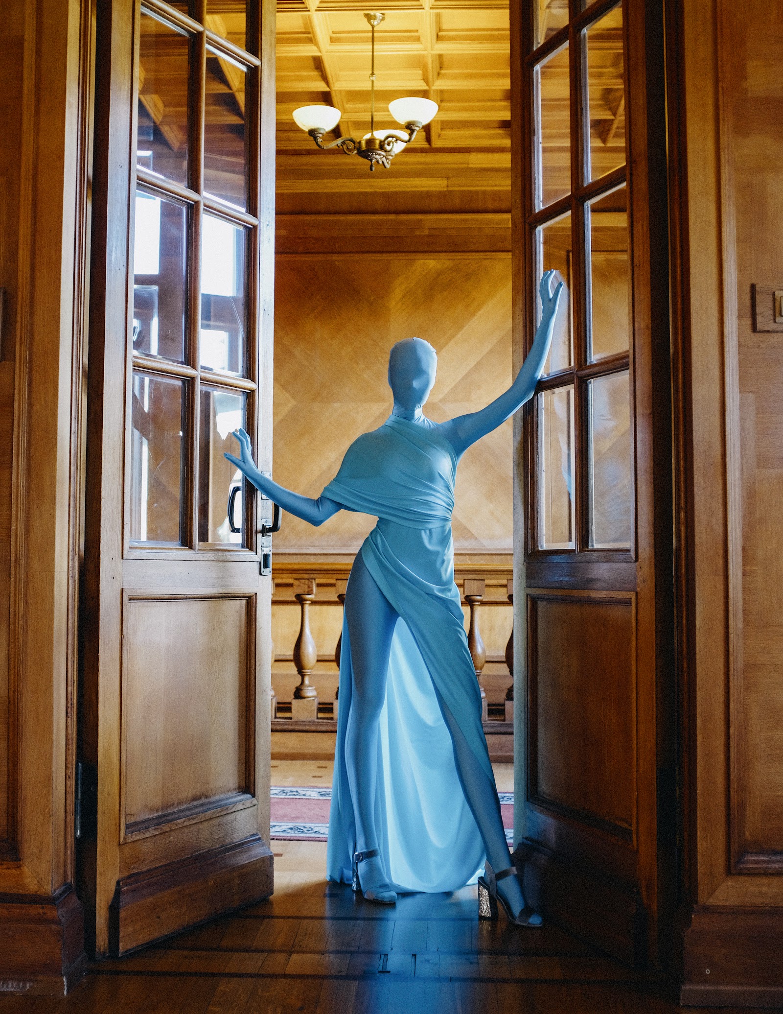 GHOST INSIDE — Look 7