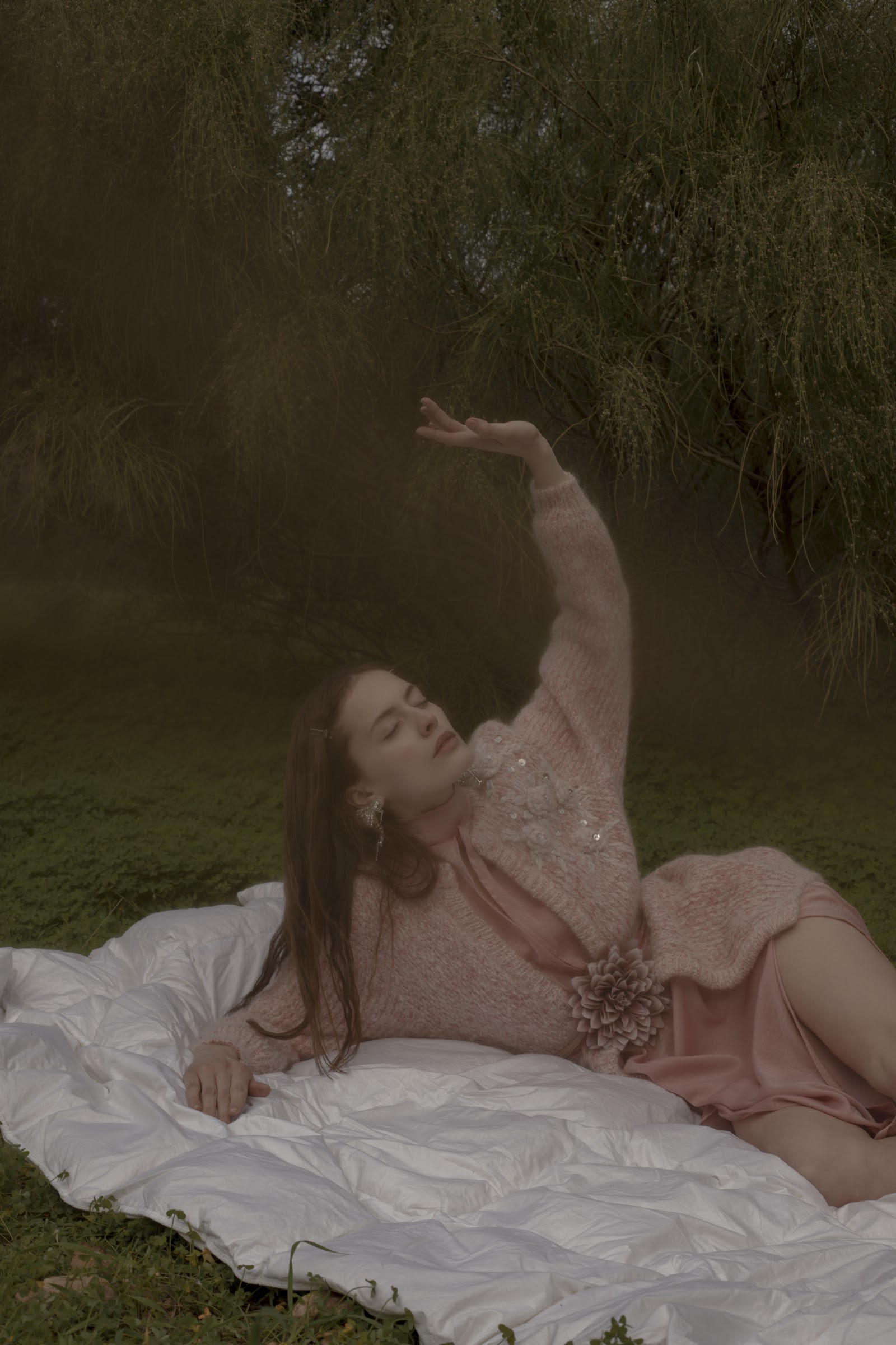 PALE DREAM — Look 5