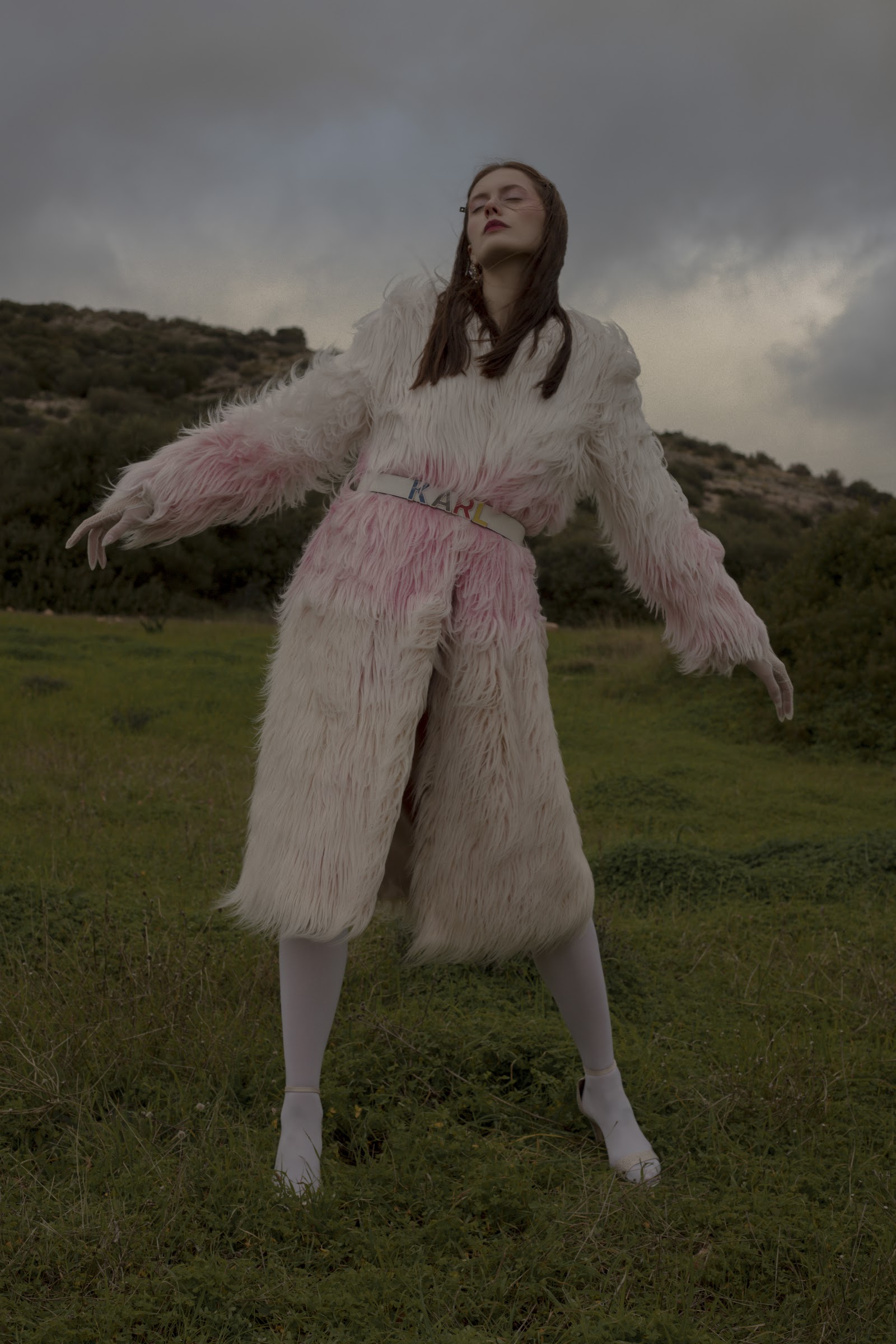 PALE DREAM — Look 12