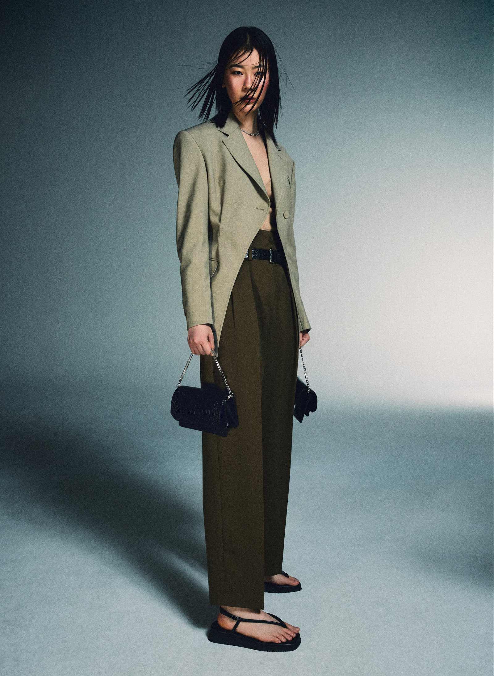 SURPRISE ME! — Look 3