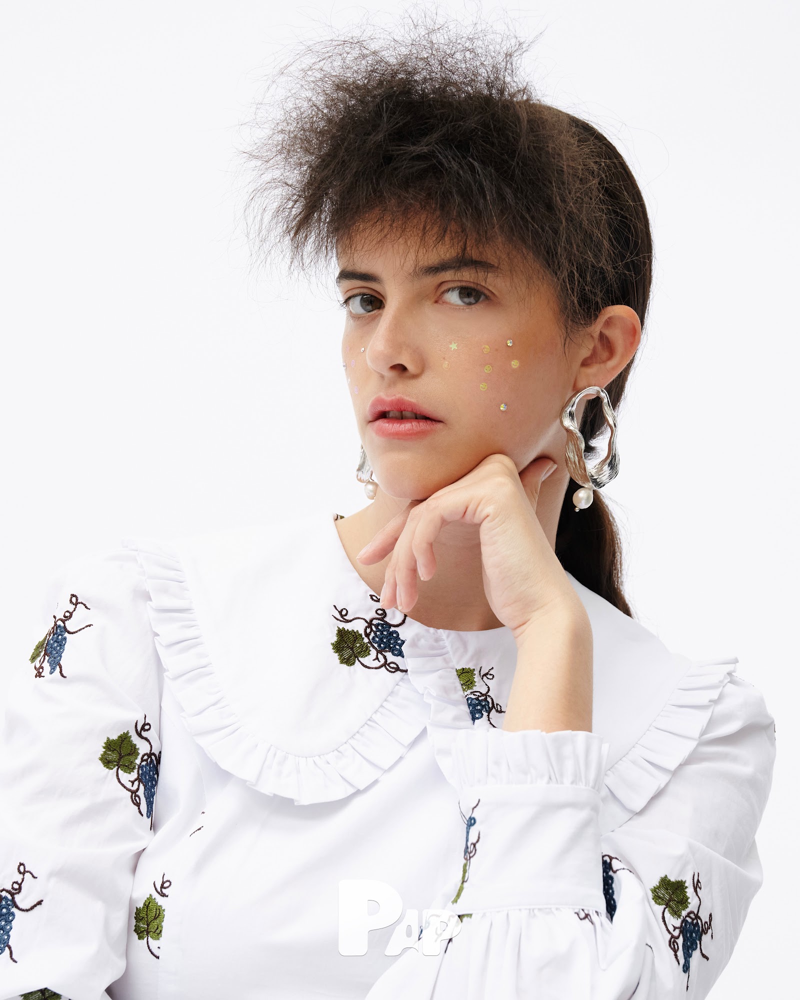 OUTLINE OF A LADY — Look 3