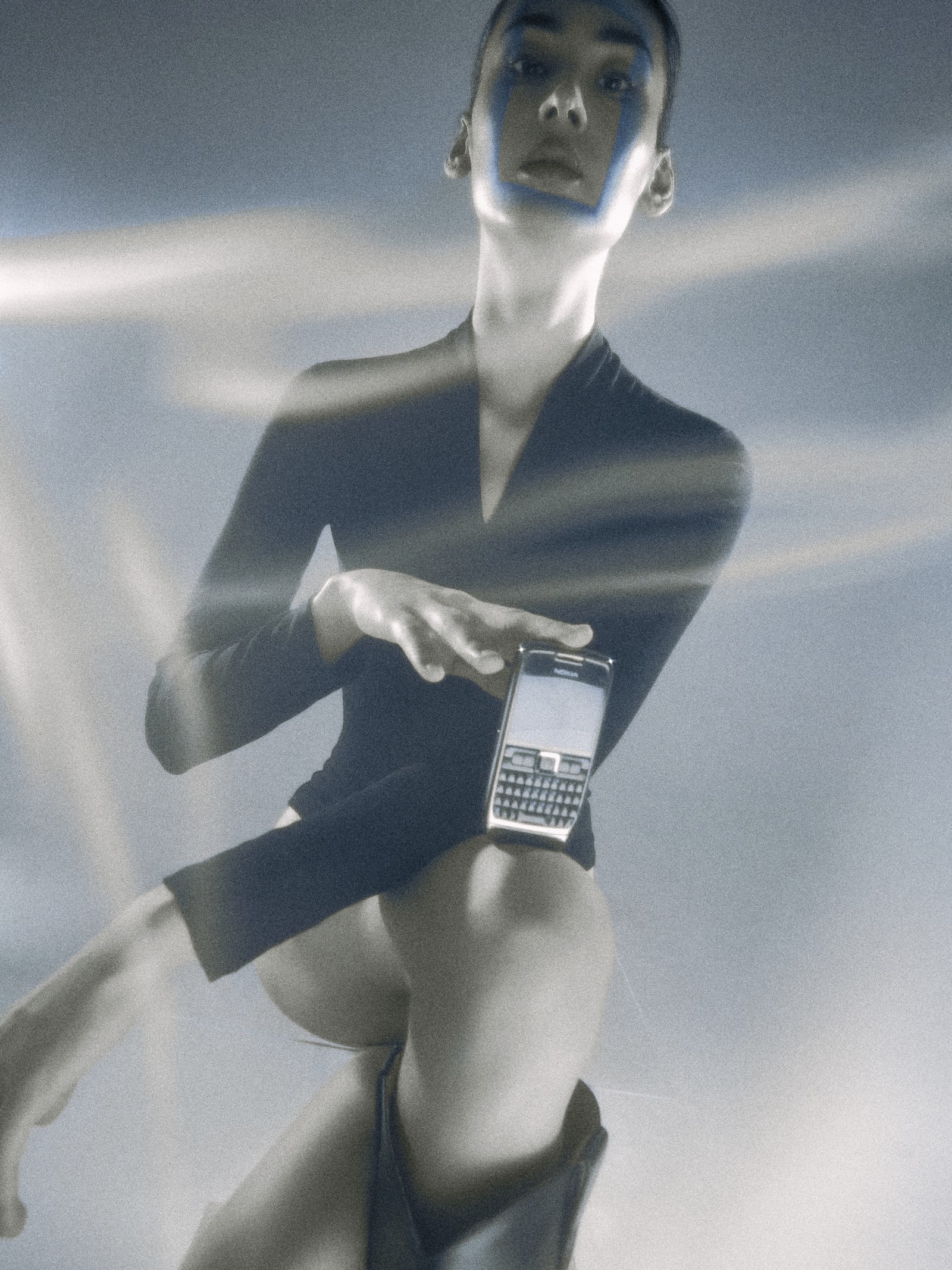 THE MOBILE ERA — Look 3