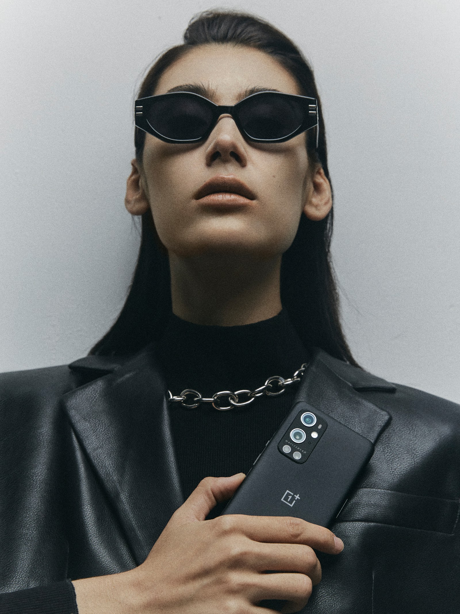 THE MOBILE ERA — Look 5