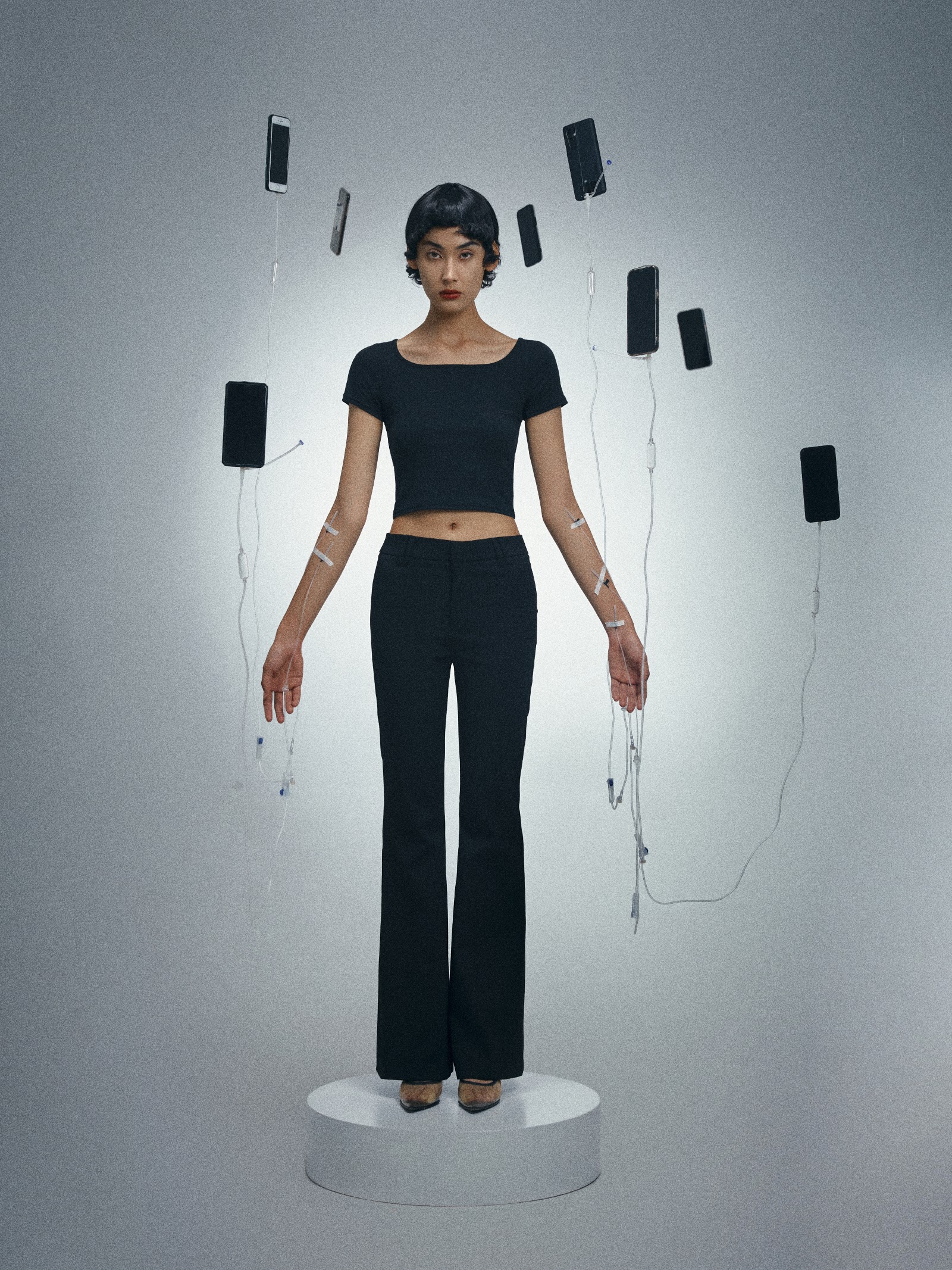 THE MOBILE ERA — Look 9